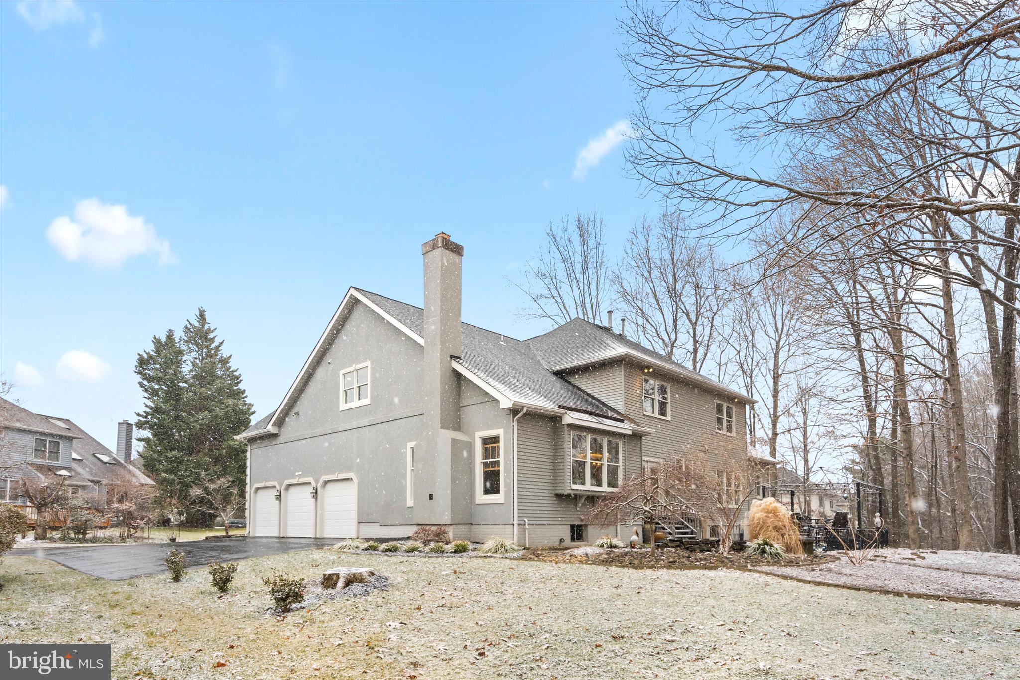 RIDGEGATE WOODS - Residential