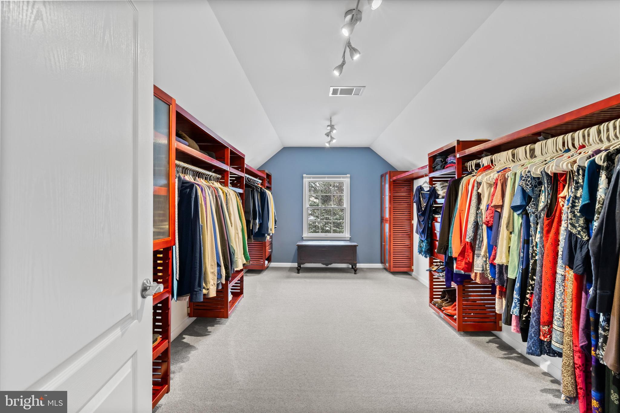 RIDGEGATE WOODS - Residential