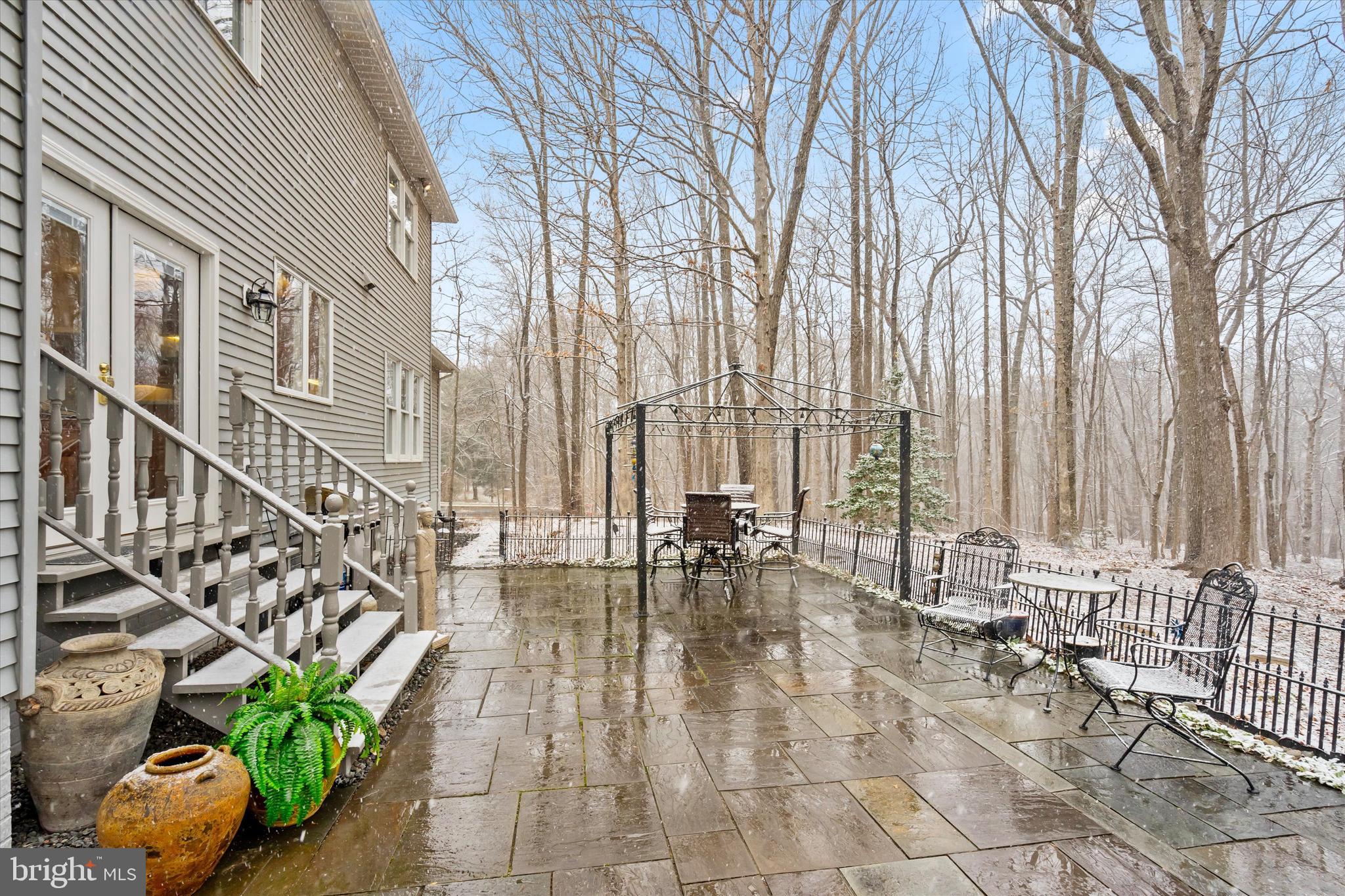 RIDGEGATE WOODS - Residential