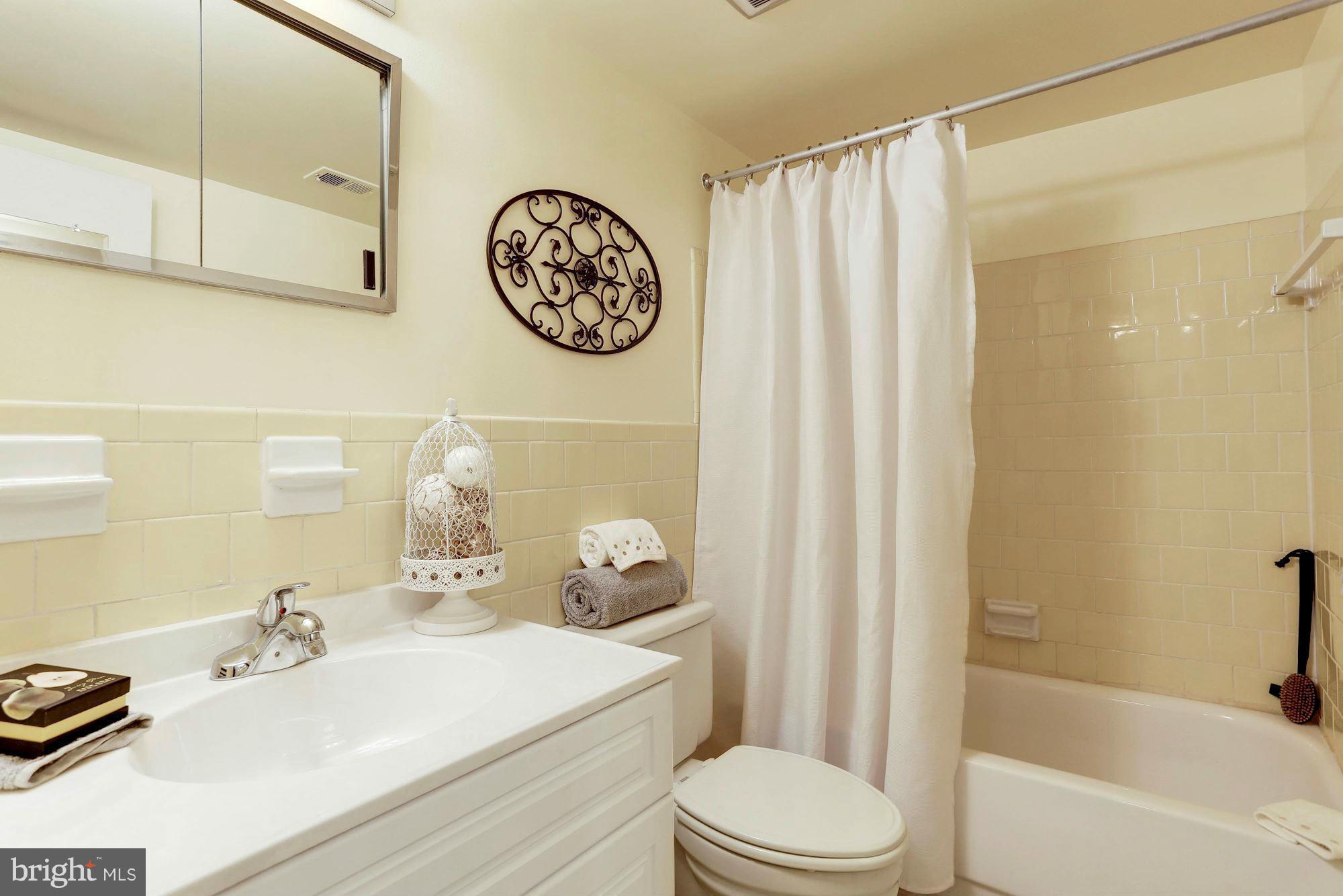 BRYANT WOODS - Residential Lease