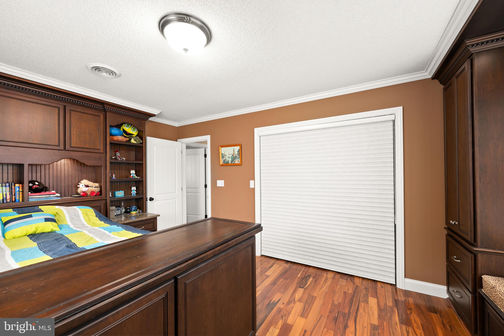 LAKELAWN ESTATES - Residential