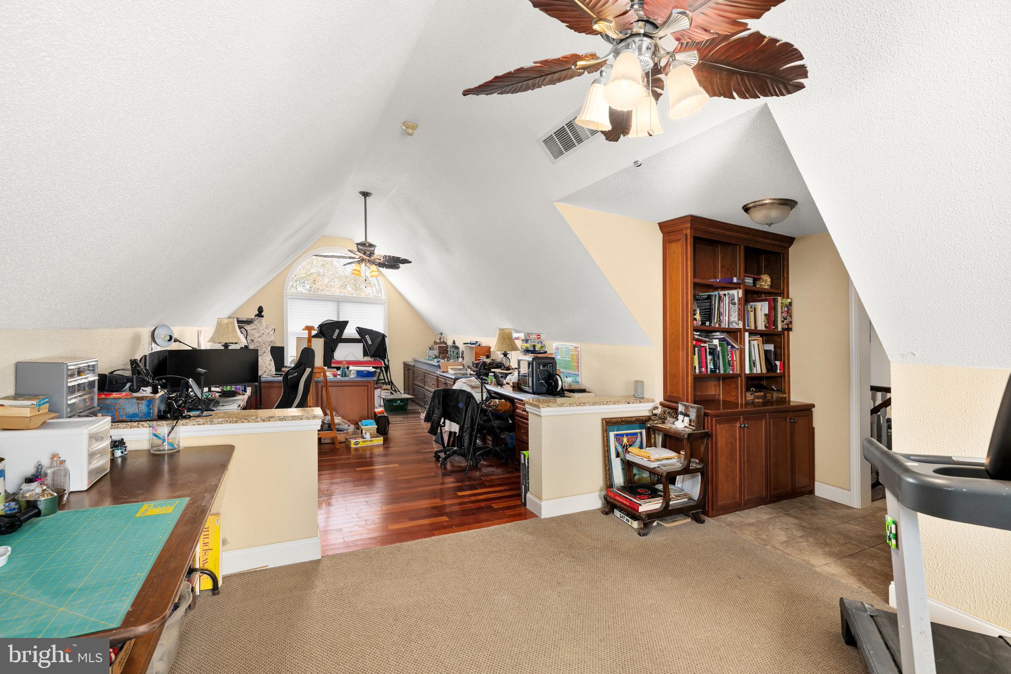 LAKELAWN ESTATES - Residential