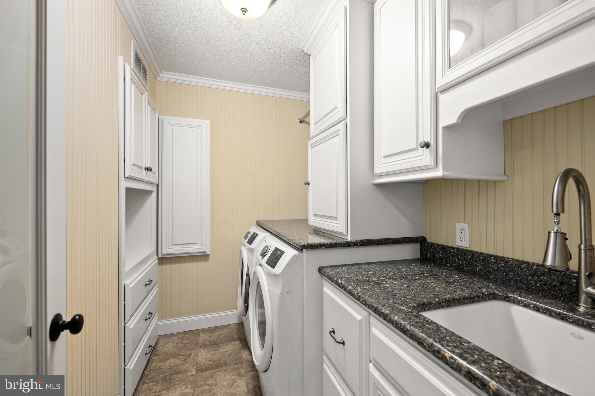 LAKELAWN ESTATES - Residential