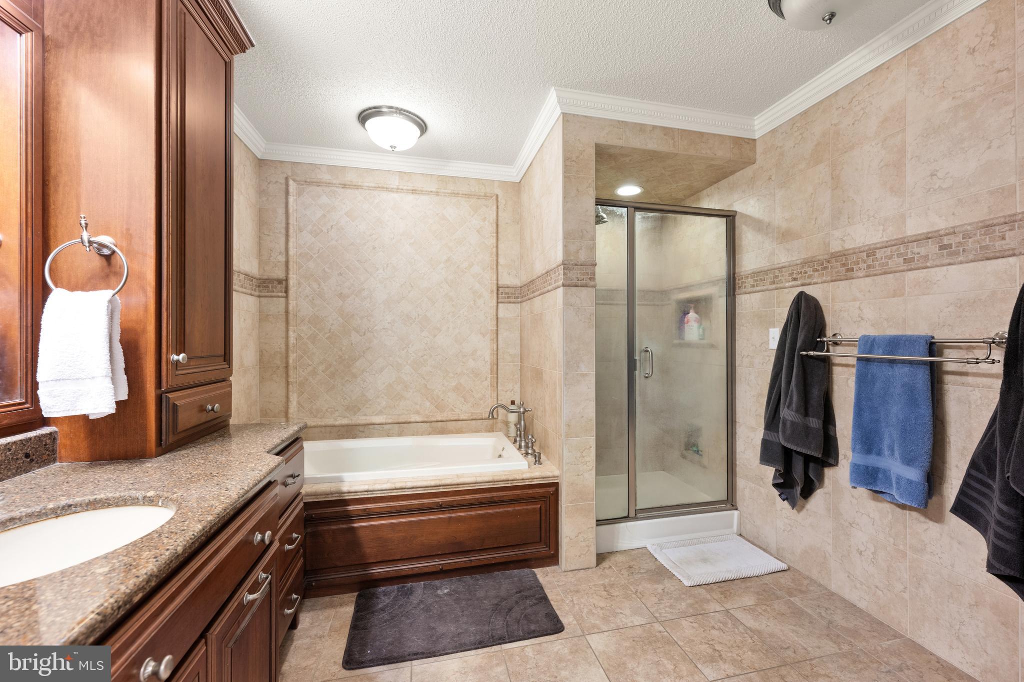 LAKELAWN ESTATES - Residential