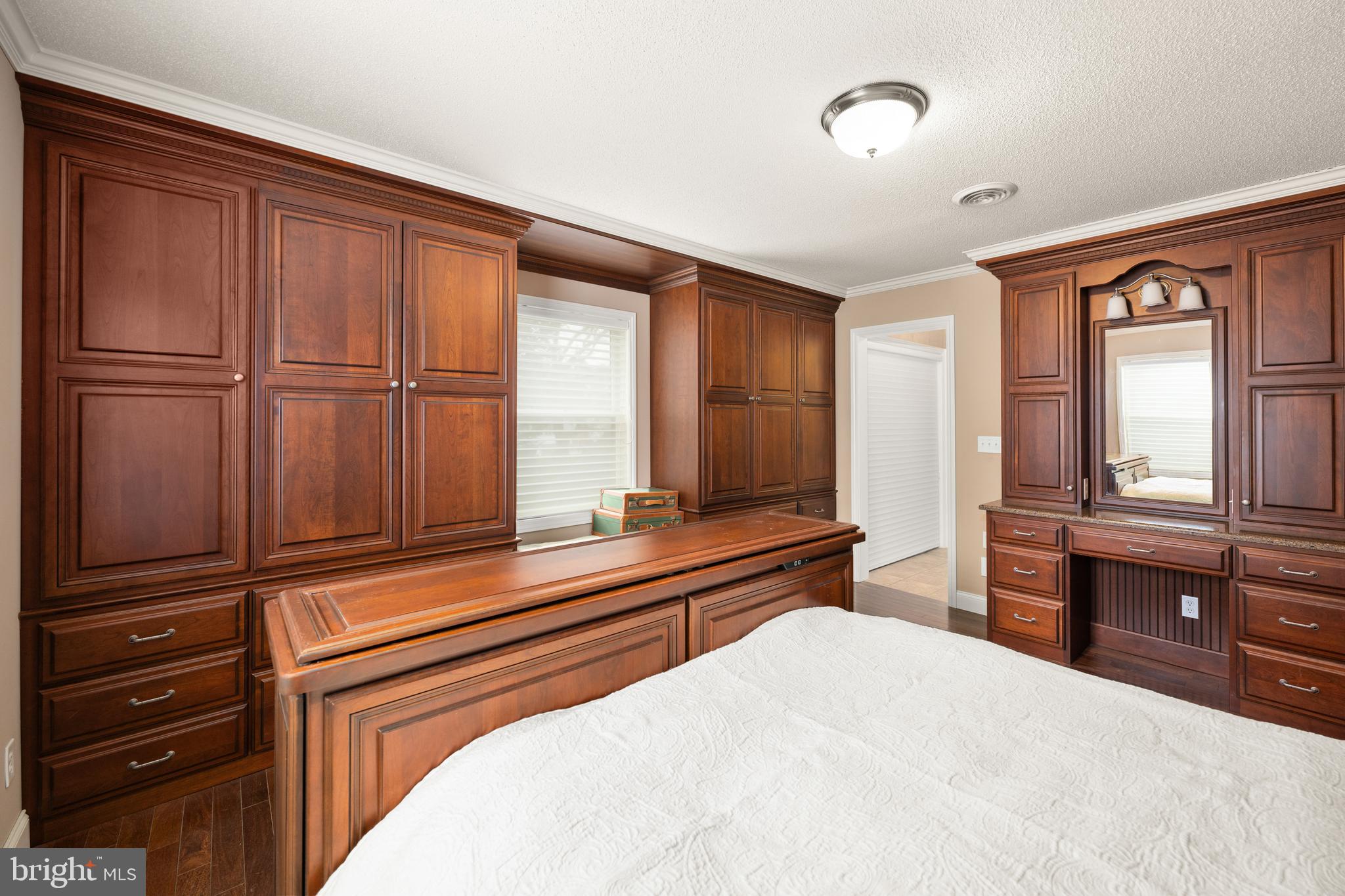 LAKELAWN ESTATES - Residential