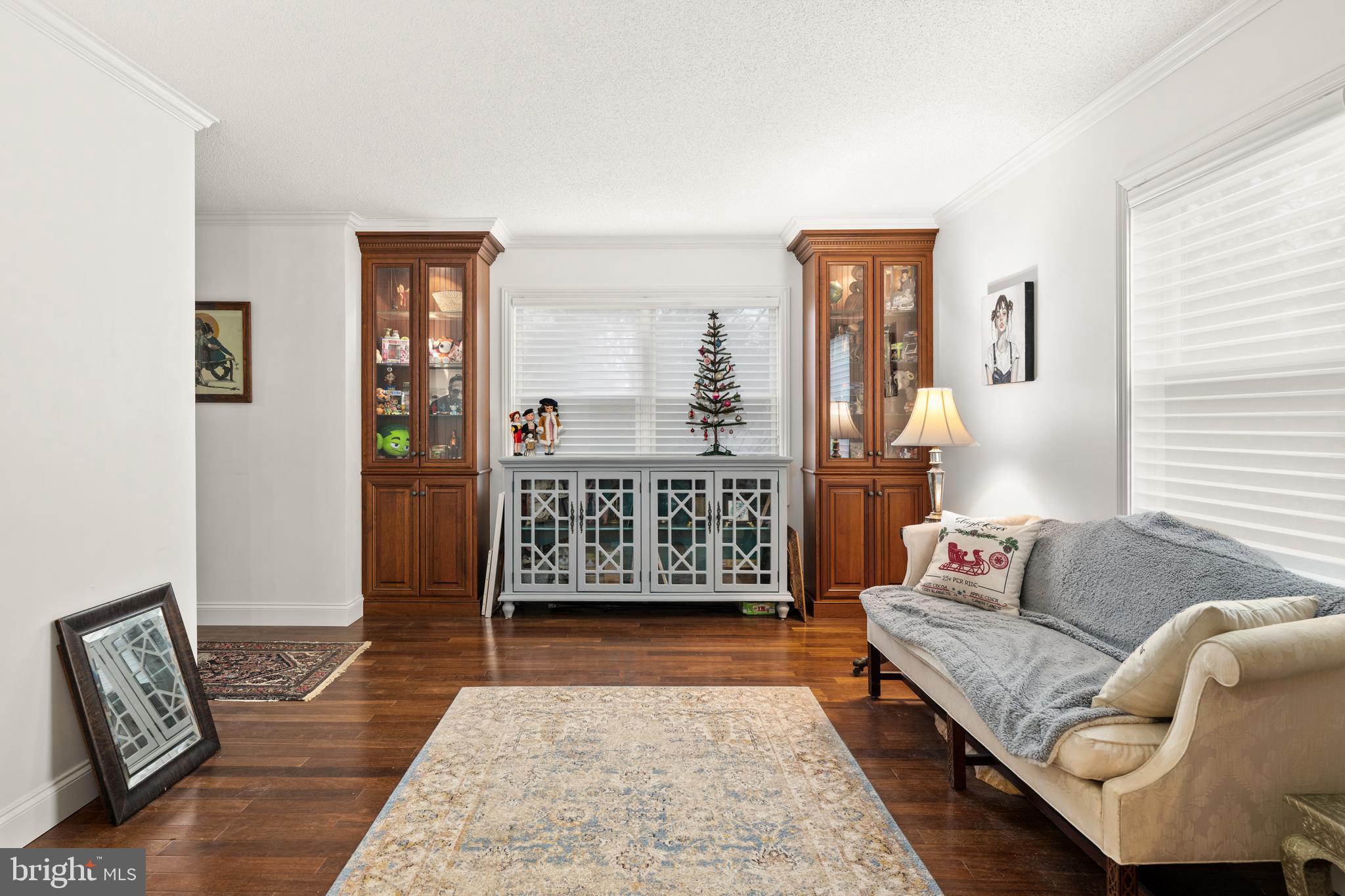 LAKELAWN ESTATES - Residential