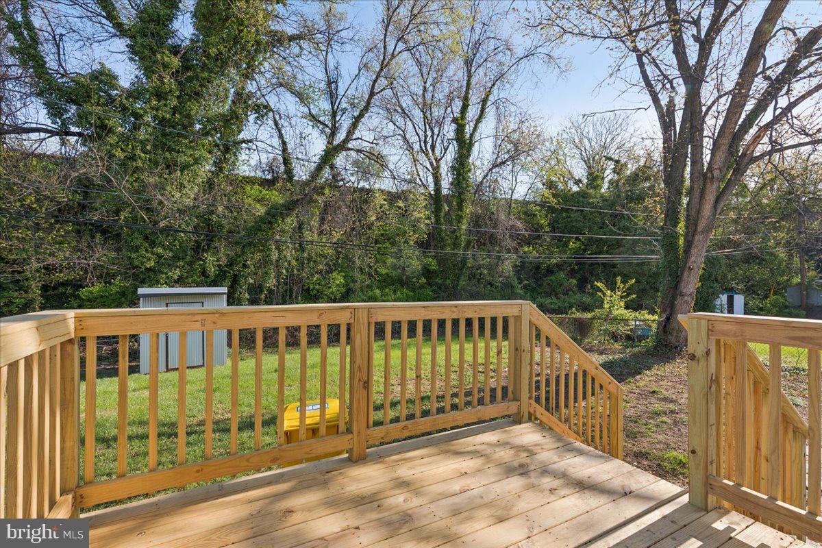 CRESTWOOD - Residential