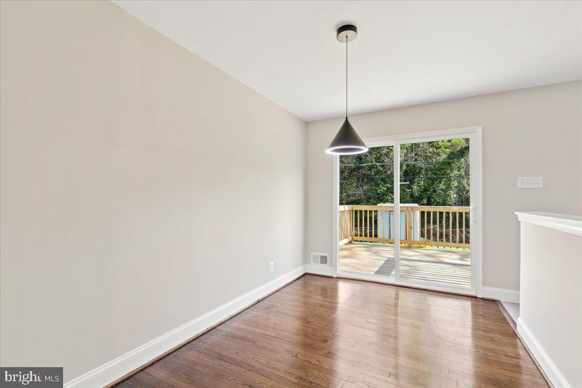 CRESTWOOD - Residential