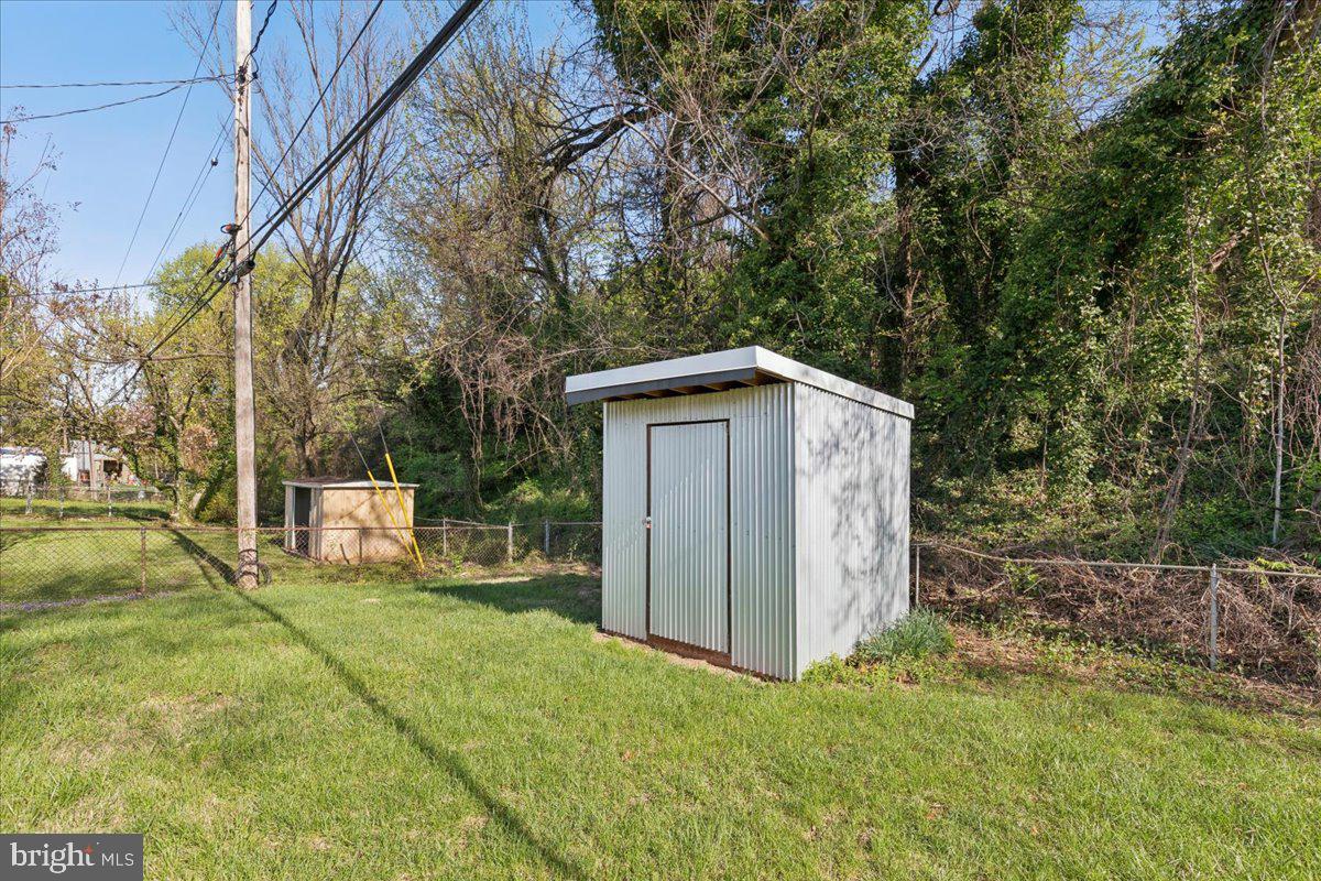 CRESTWOOD - Residential