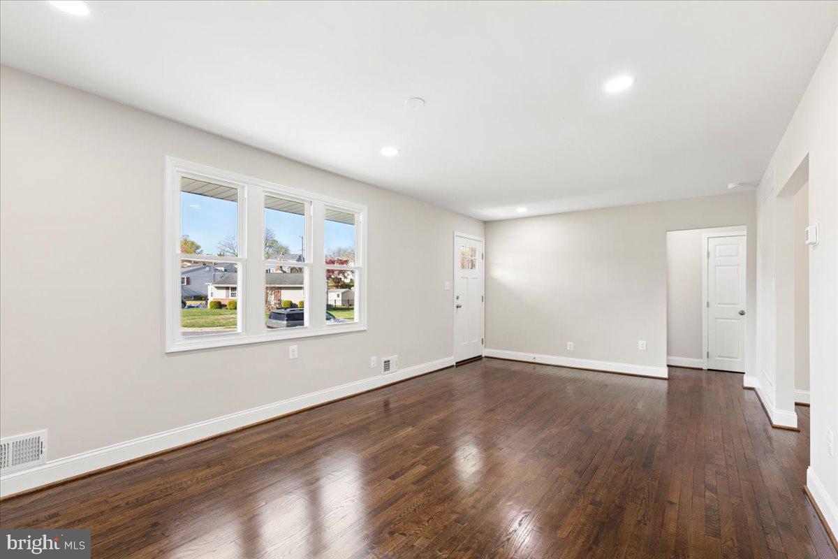 CRESTWOOD - Residential