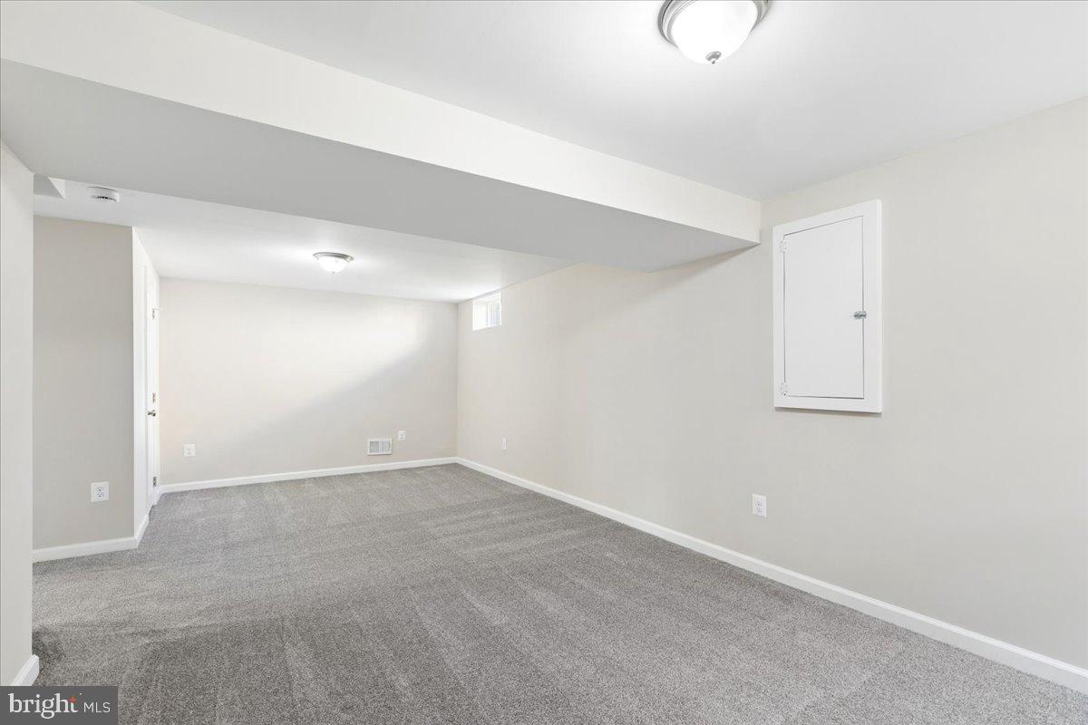 CRESTWOOD - Residential