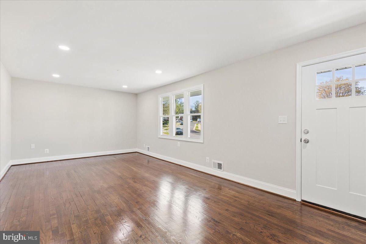 CRESTWOOD - Residential