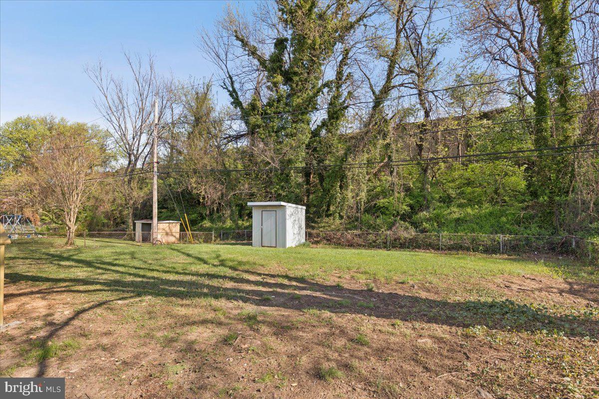 CRESTWOOD - Residential