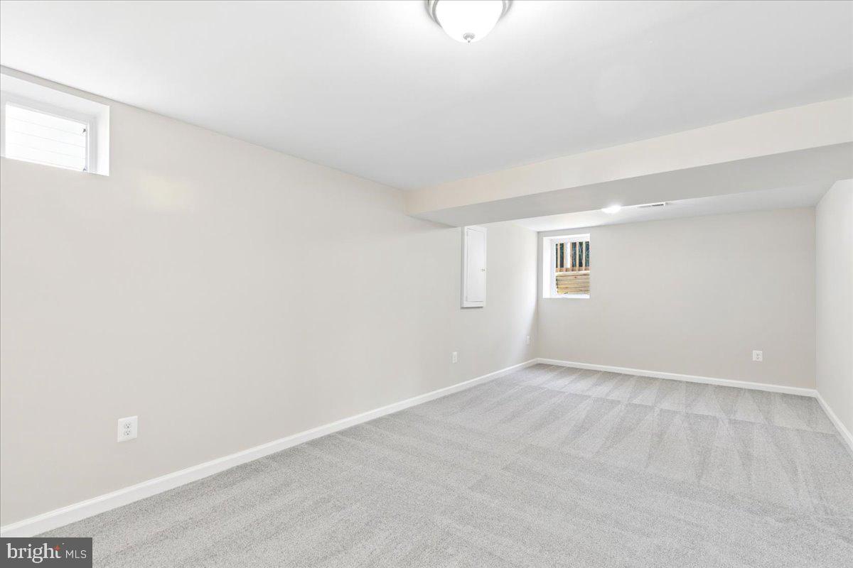 CRESTWOOD - Residential