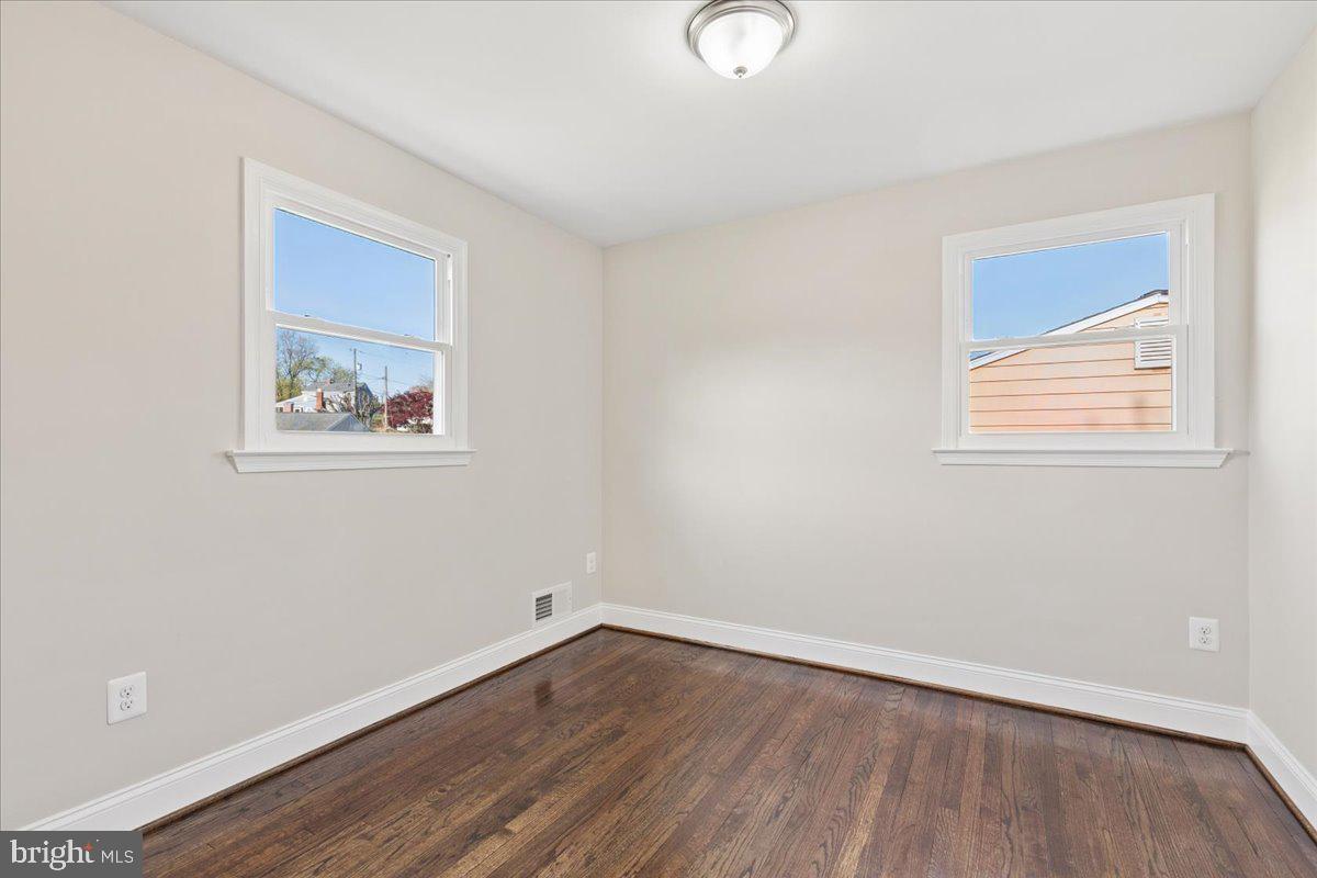 CRESTWOOD - Residential