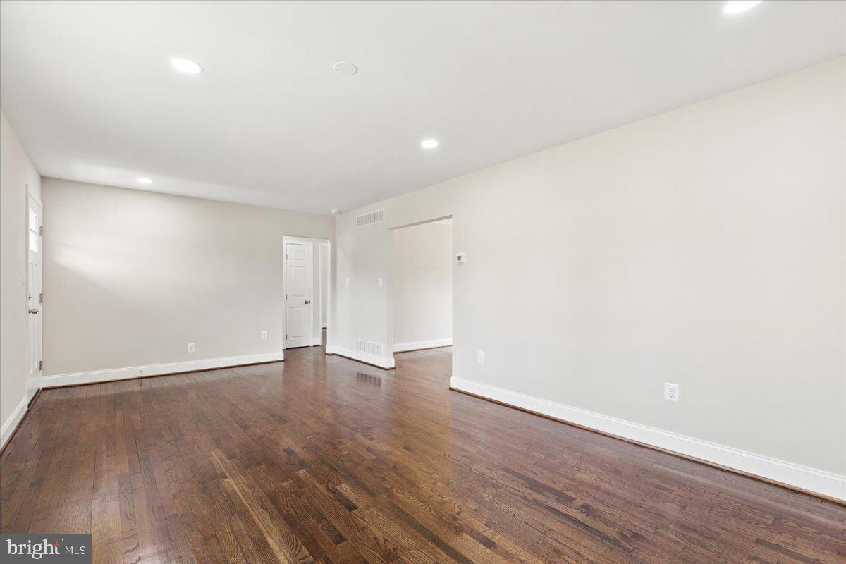 CRESTWOOD - Residential