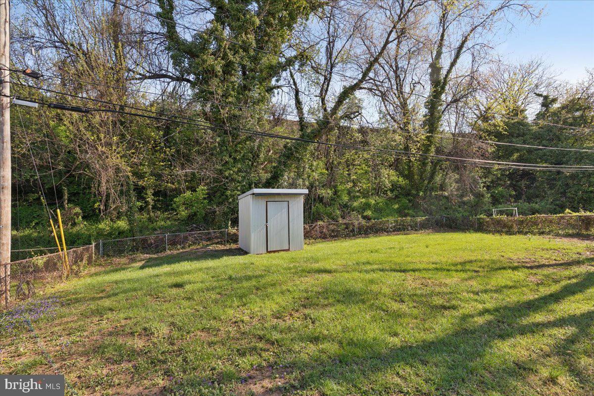 CRESTWOOD - Residential