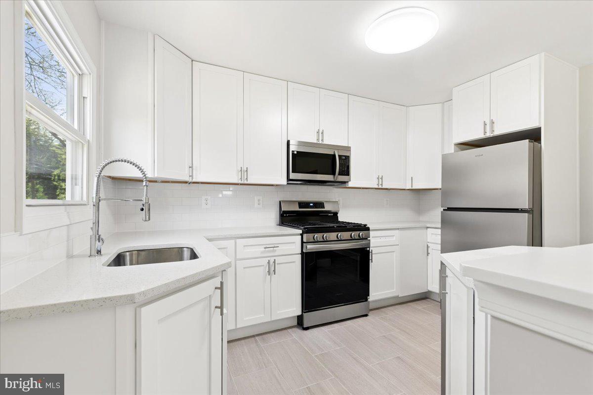 CRESTWOOD - Residential