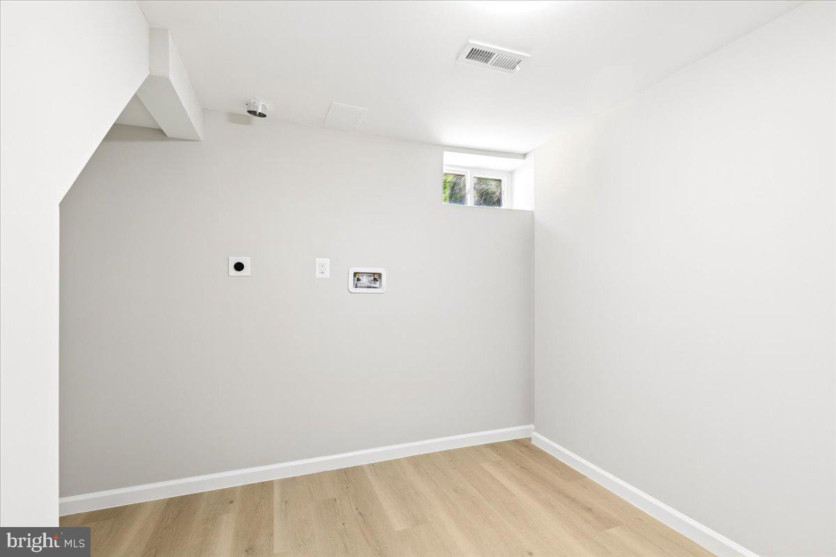 CRESTWOOD - Residential