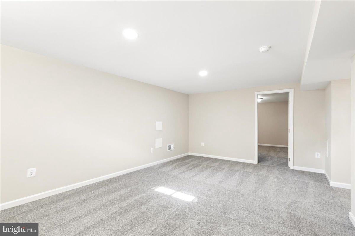 CRESTWOOD - Residential