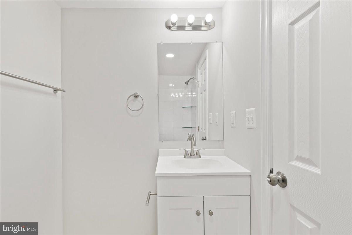 CRESTWOOD - Residential