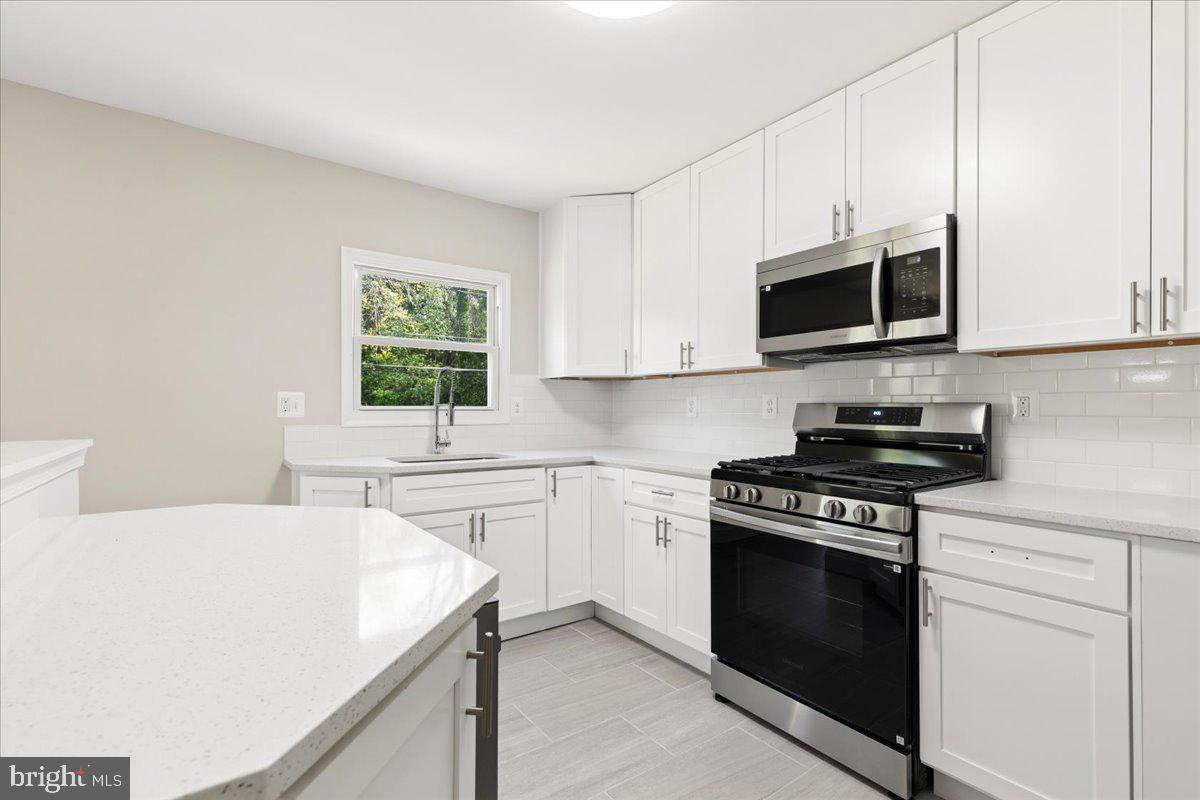 CRESTWOOD - Residential