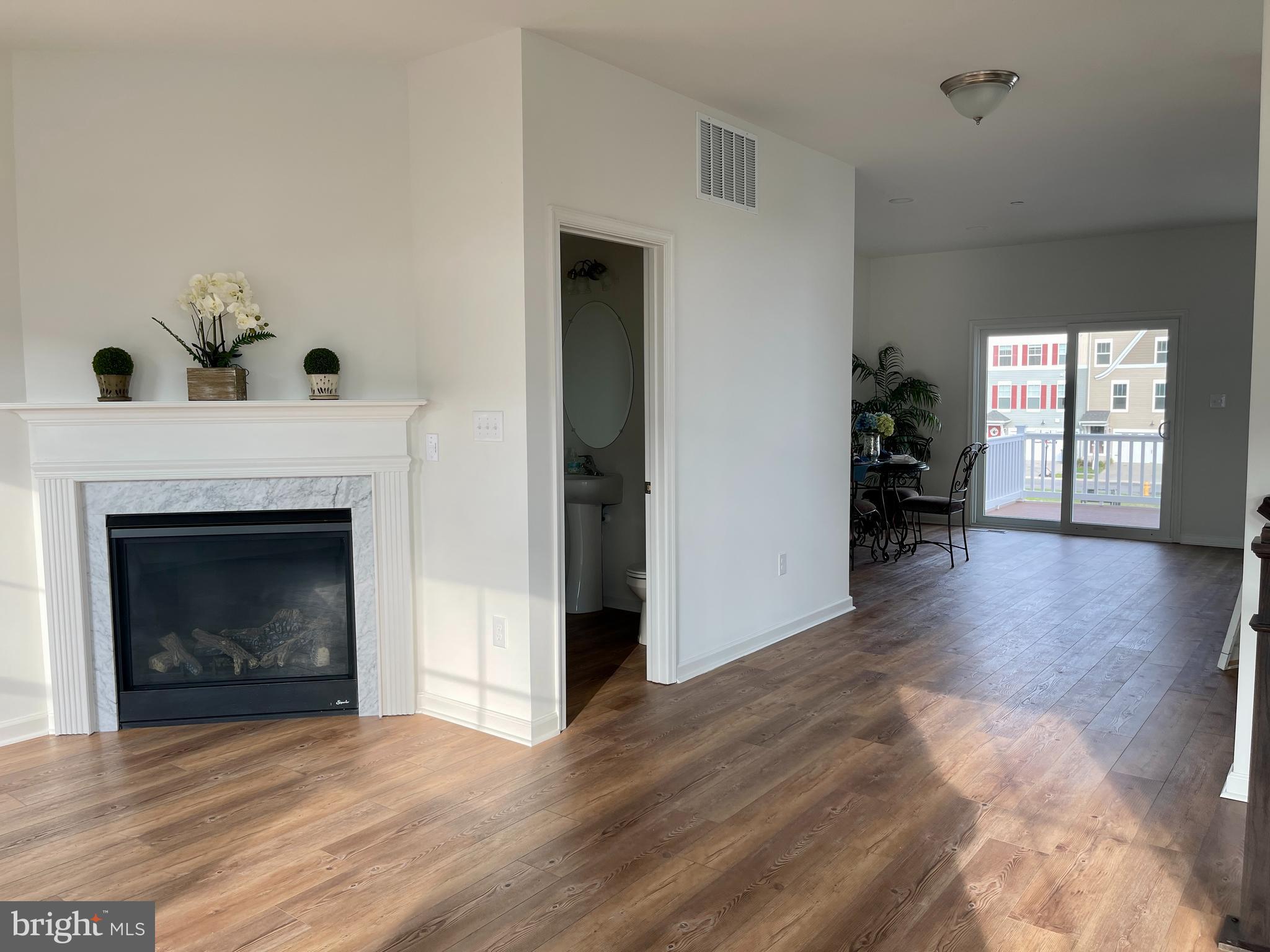 ELLENDALE - Residential Lease