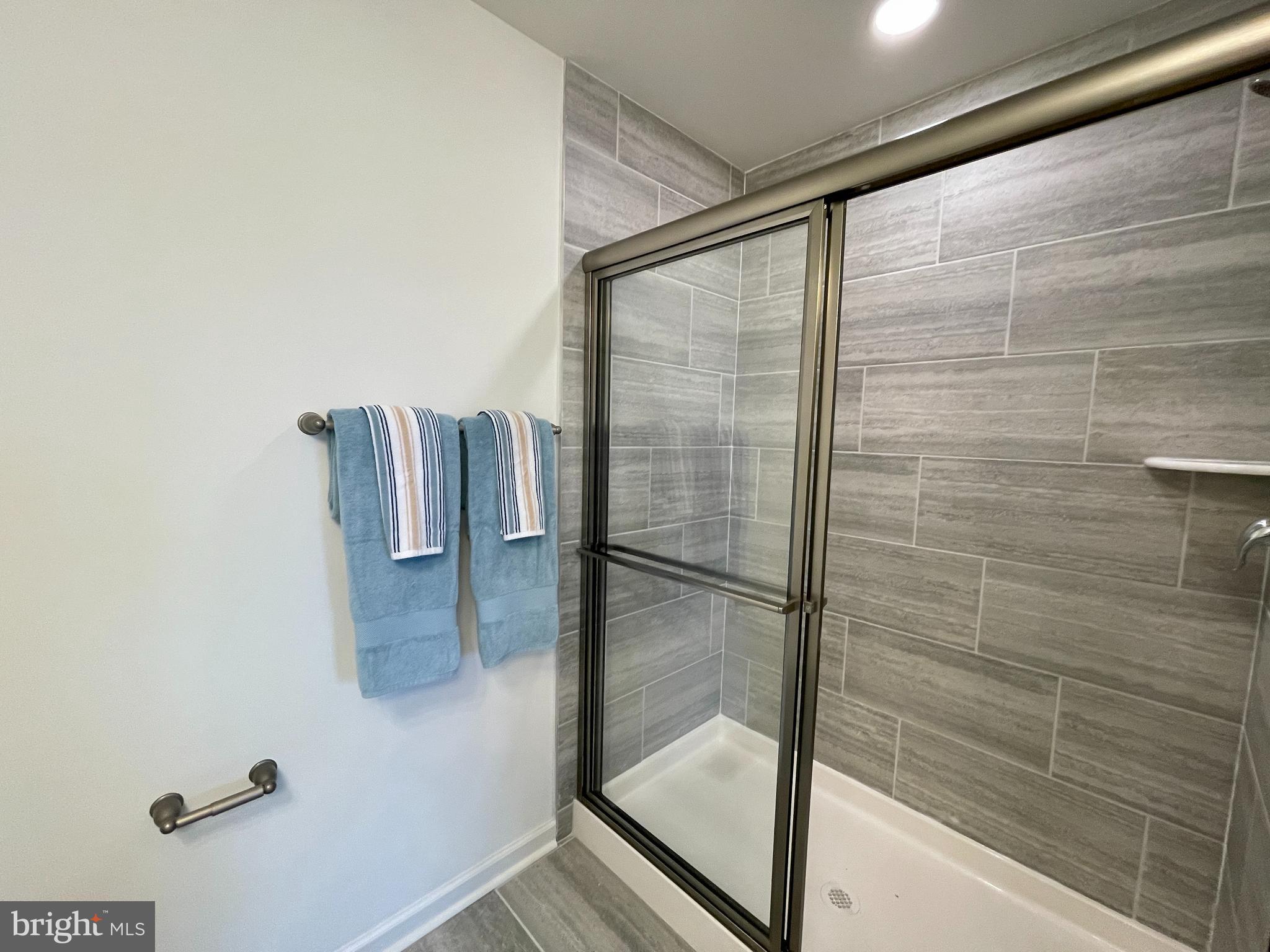 ELLENDALE - Residential Lease