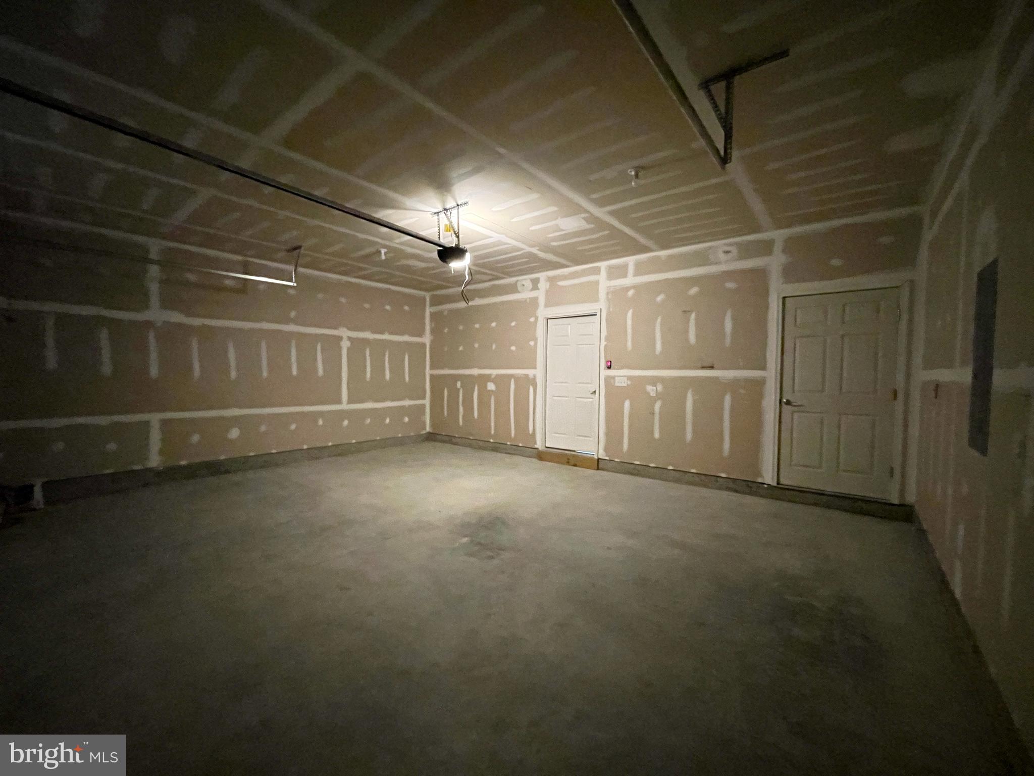 ELLENDALE - Residential Lease