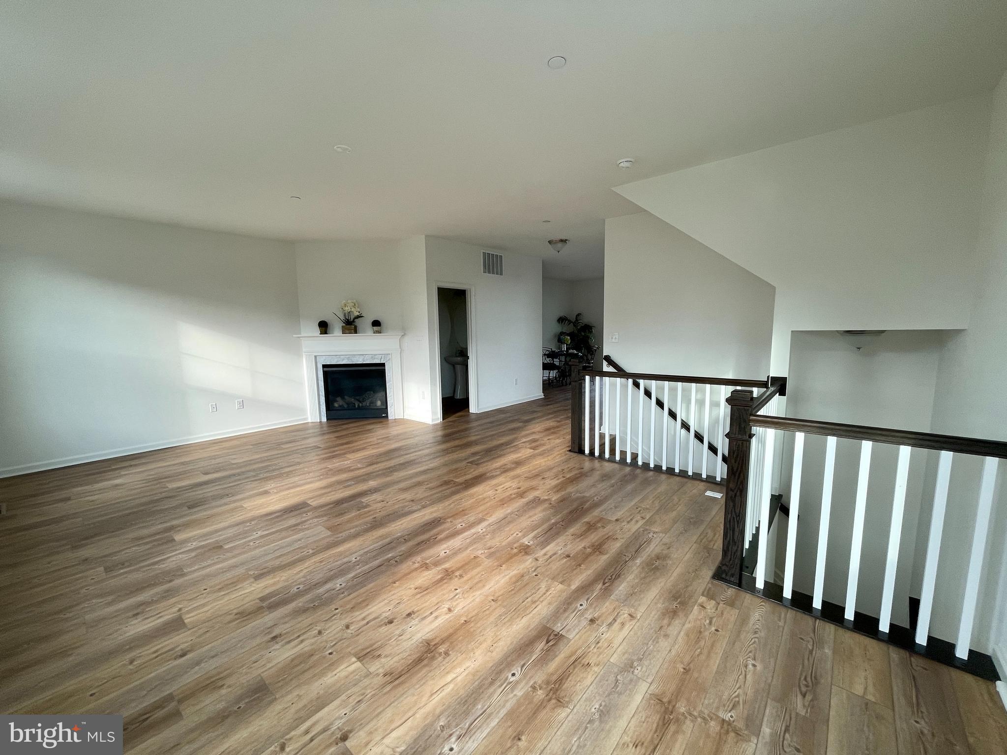 ELLENDALE - Residential Lease