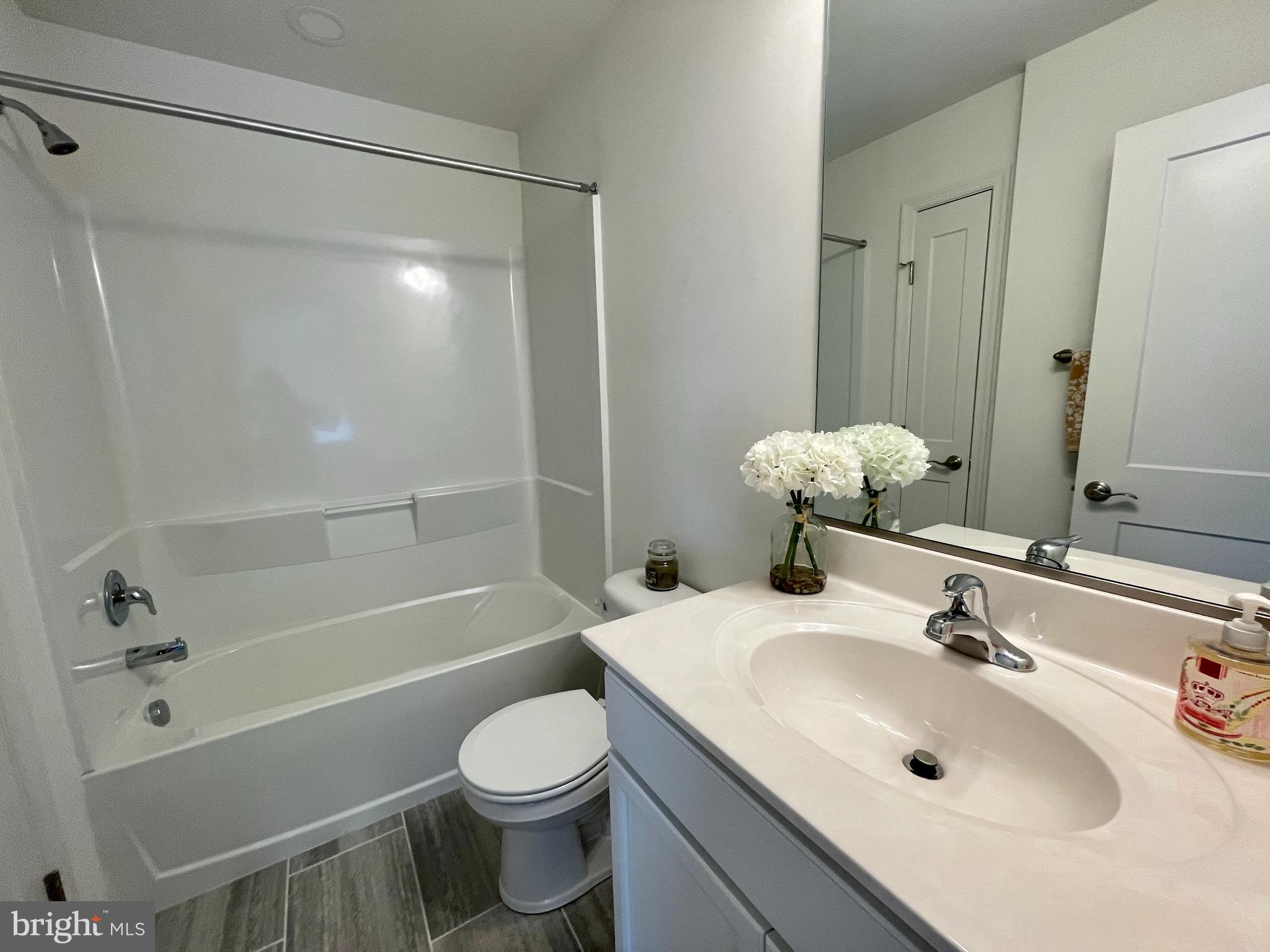 ELLENDALE - Residential Lease