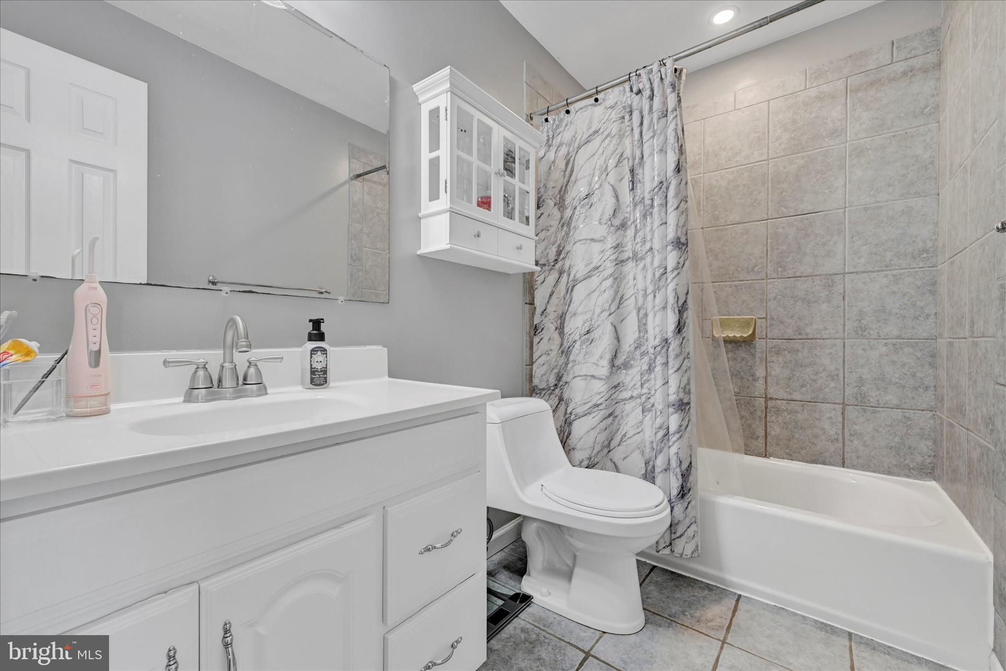 WEST SHORE - Residential