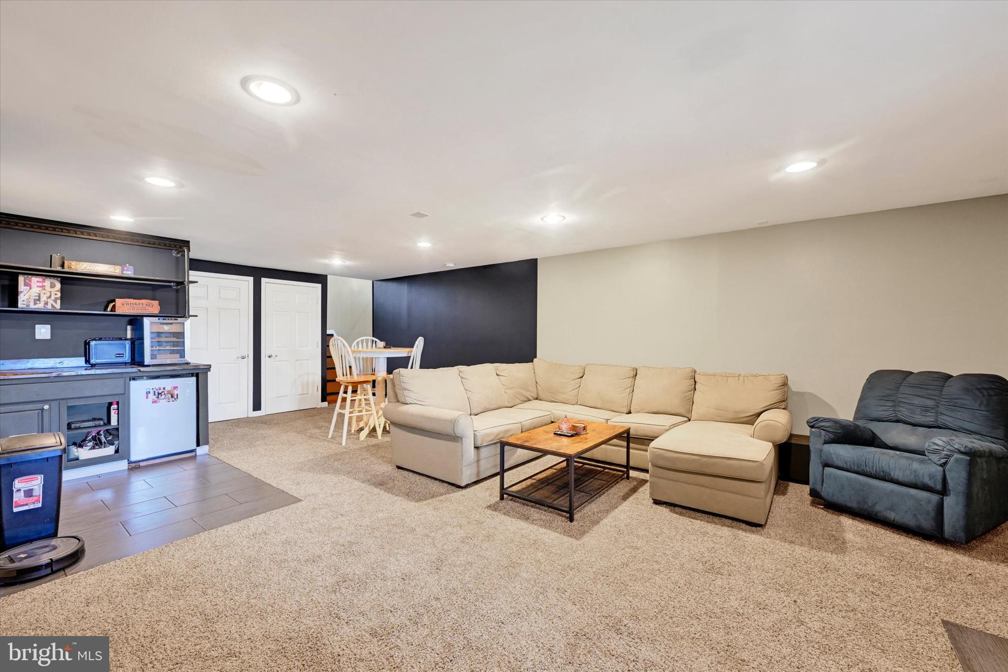 WEST SHORE - Residential