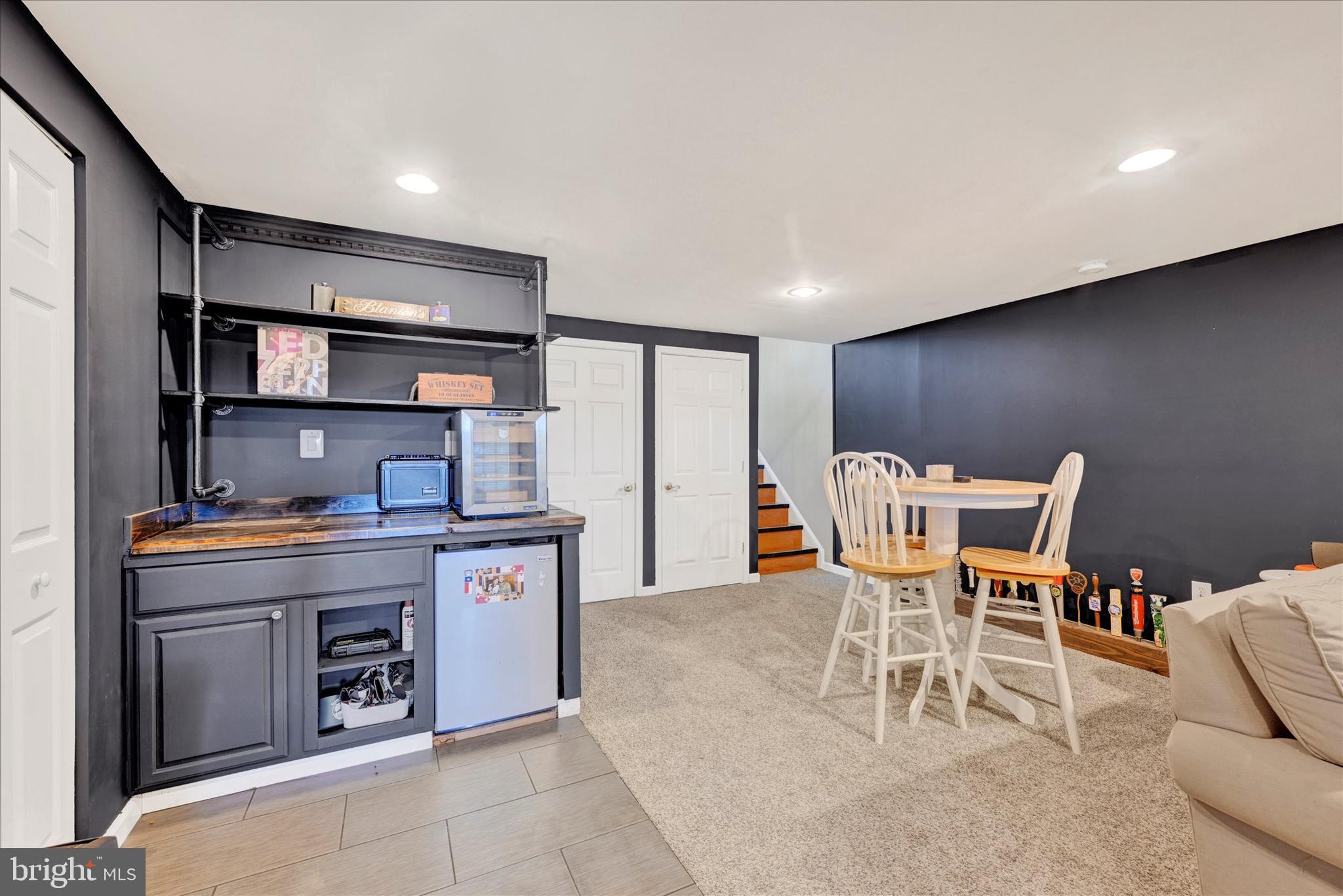 WEST SHORE - Residential