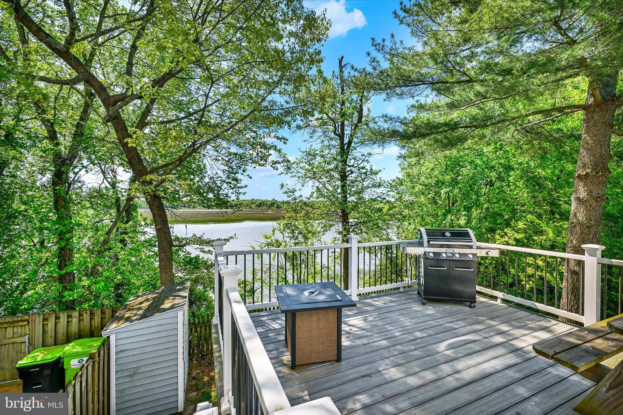 WEST SHORE - Residential