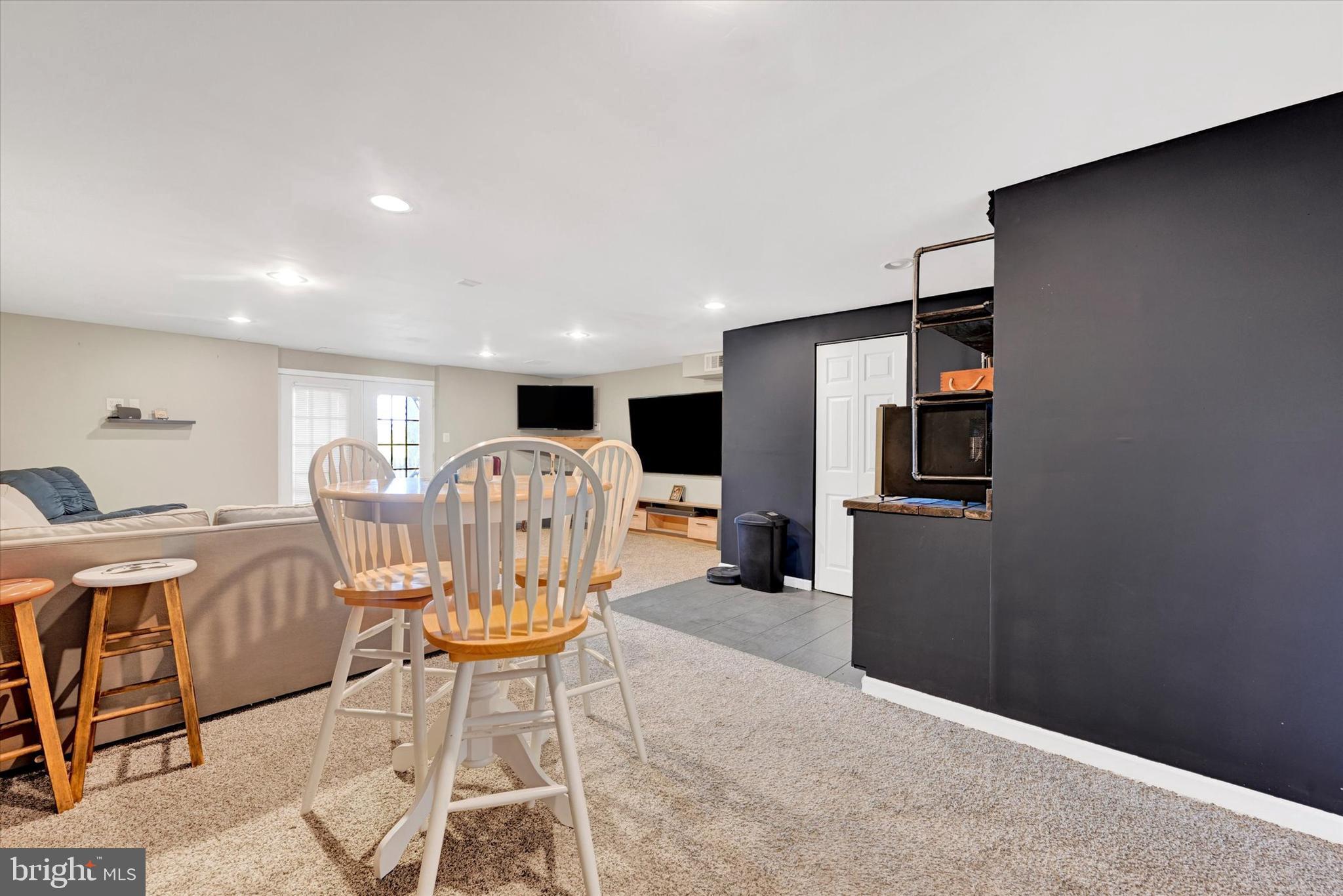 WEST SHORE - Residential