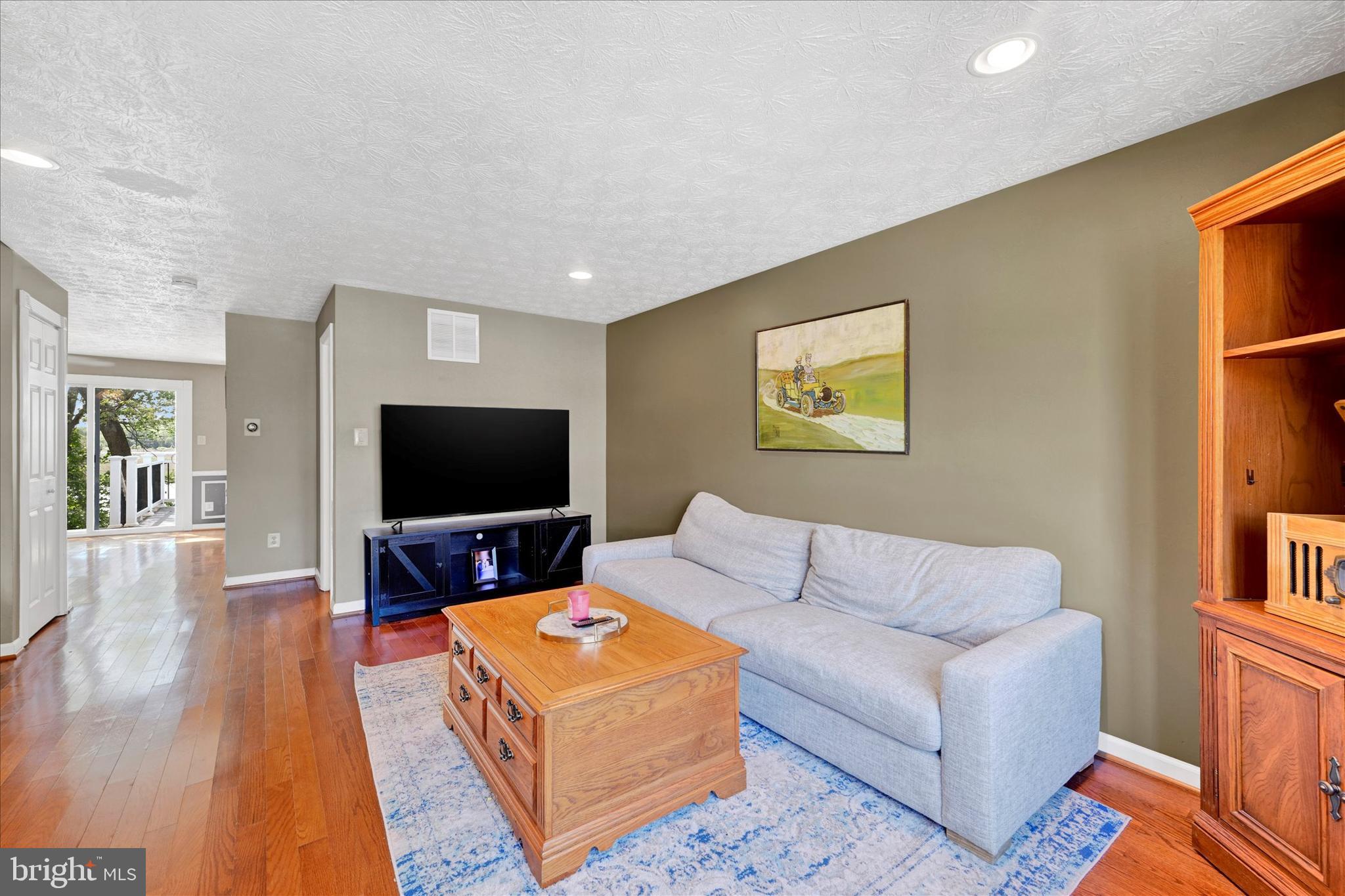 WEST SHORE - Residential