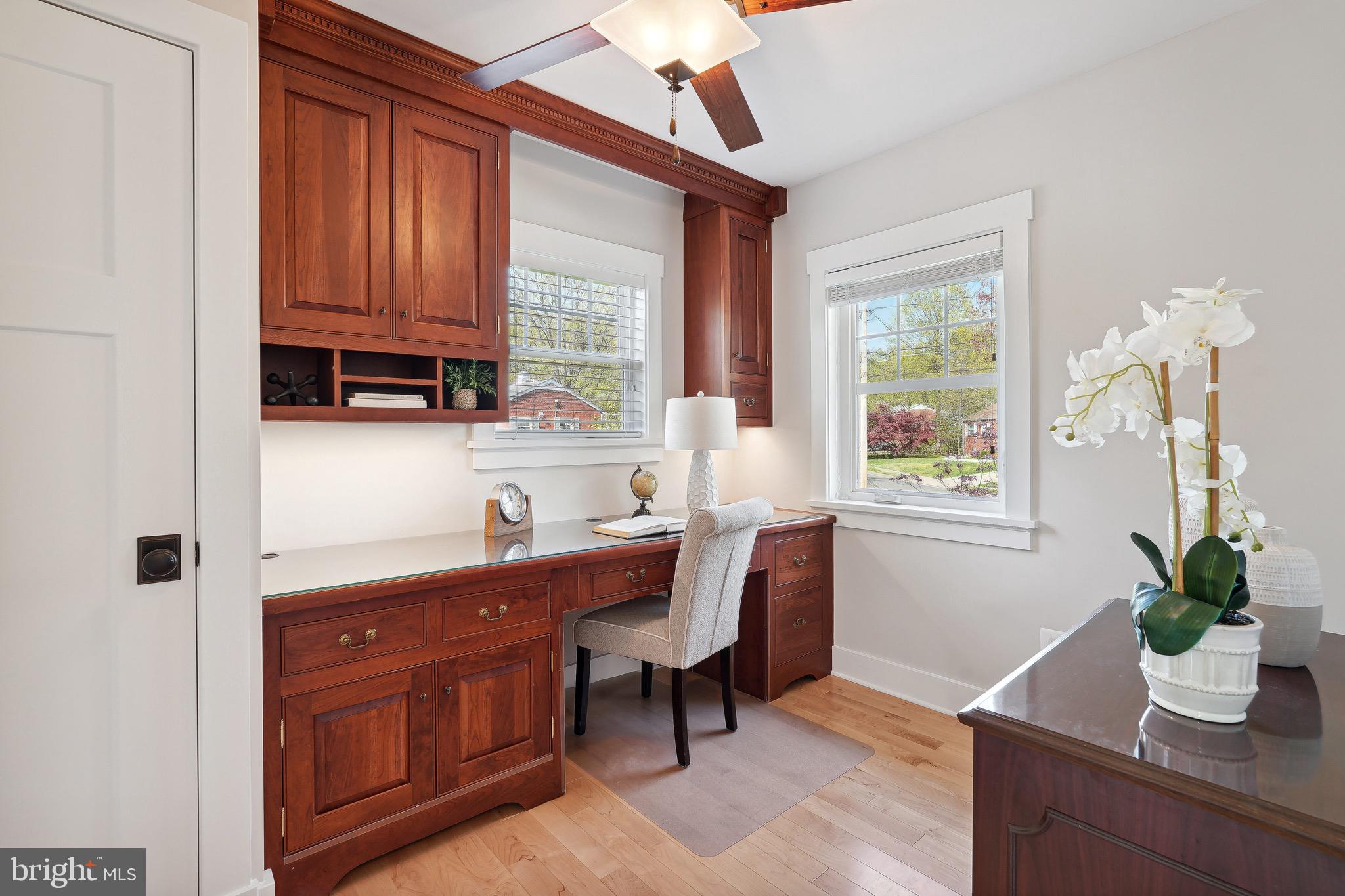 LEE CREST - Residential