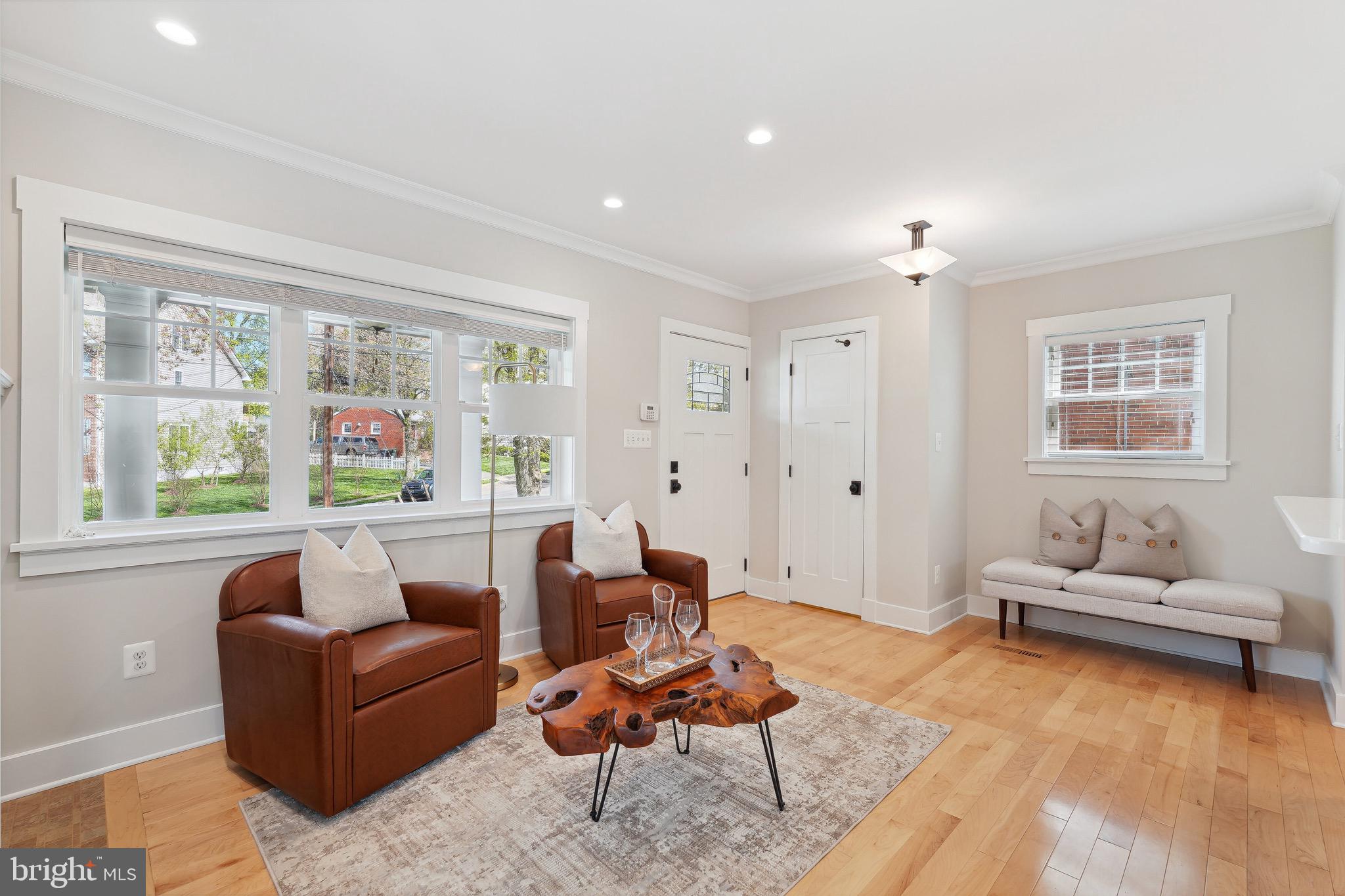 LEE CREST - Residential