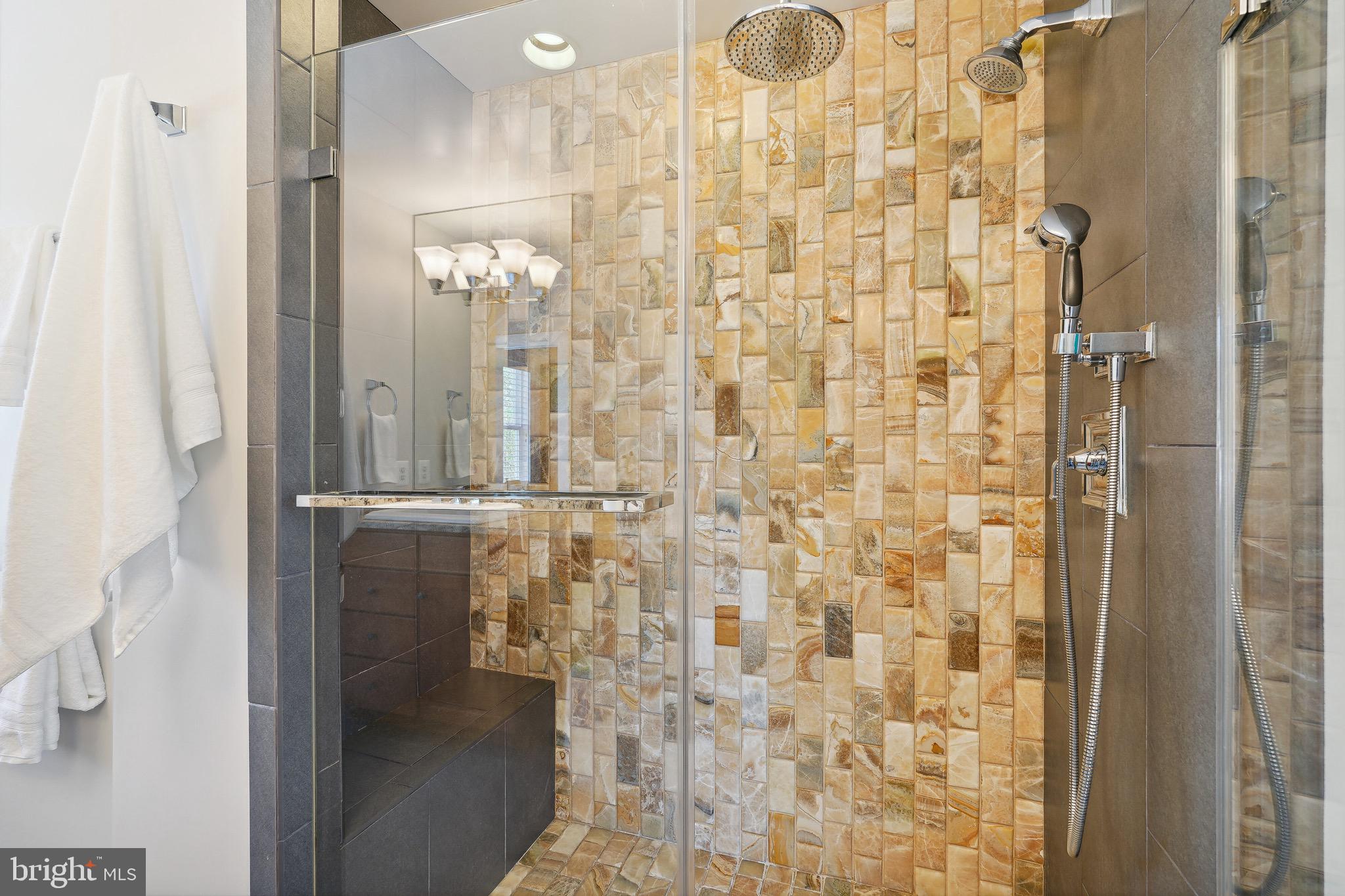 LEE CREST - Residential