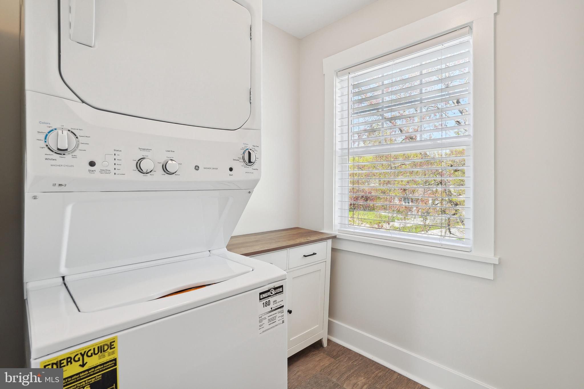 LEE CREST - Residential