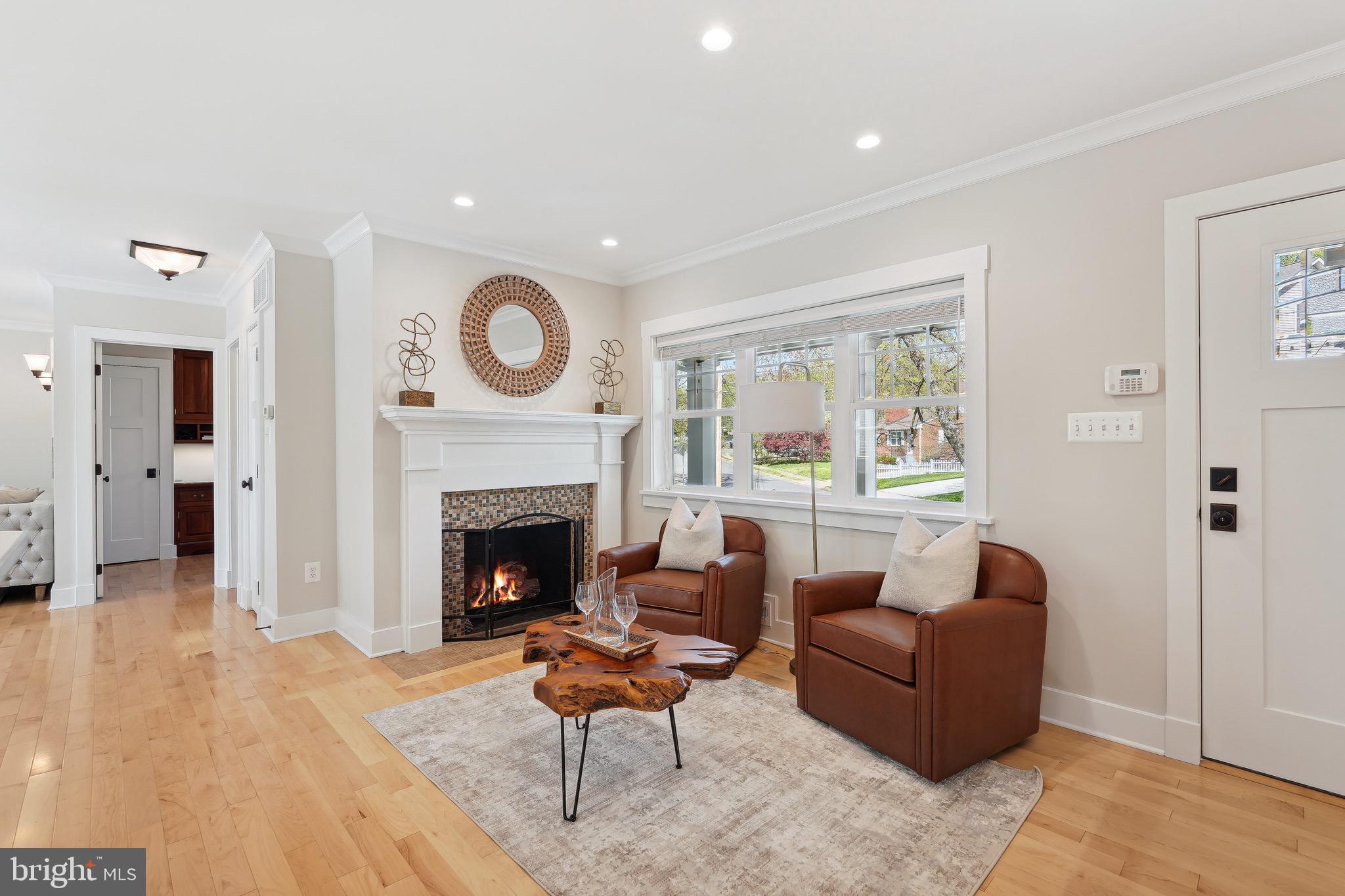 LEE CREST - Residential