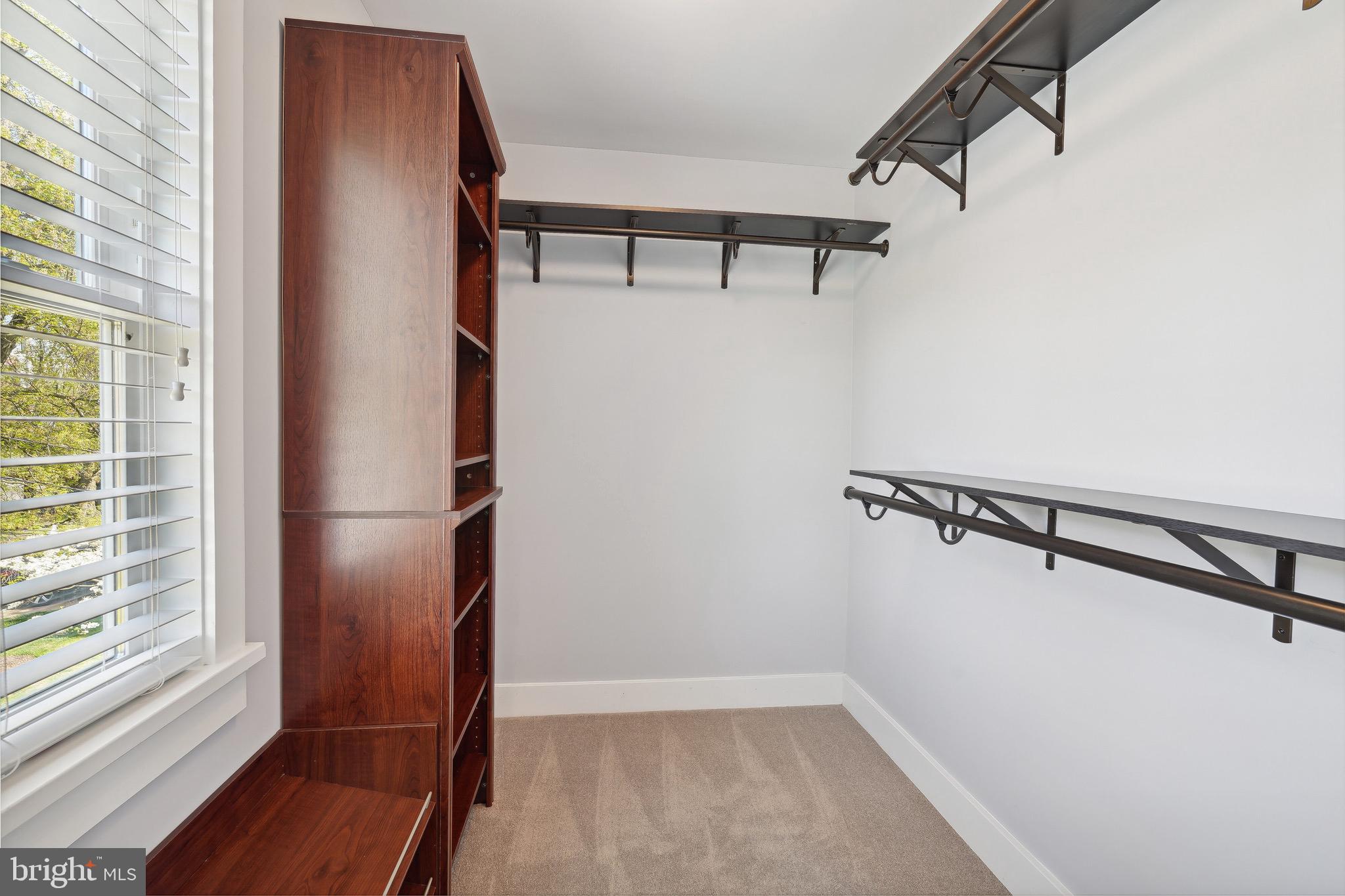 LEE CREST - Residential