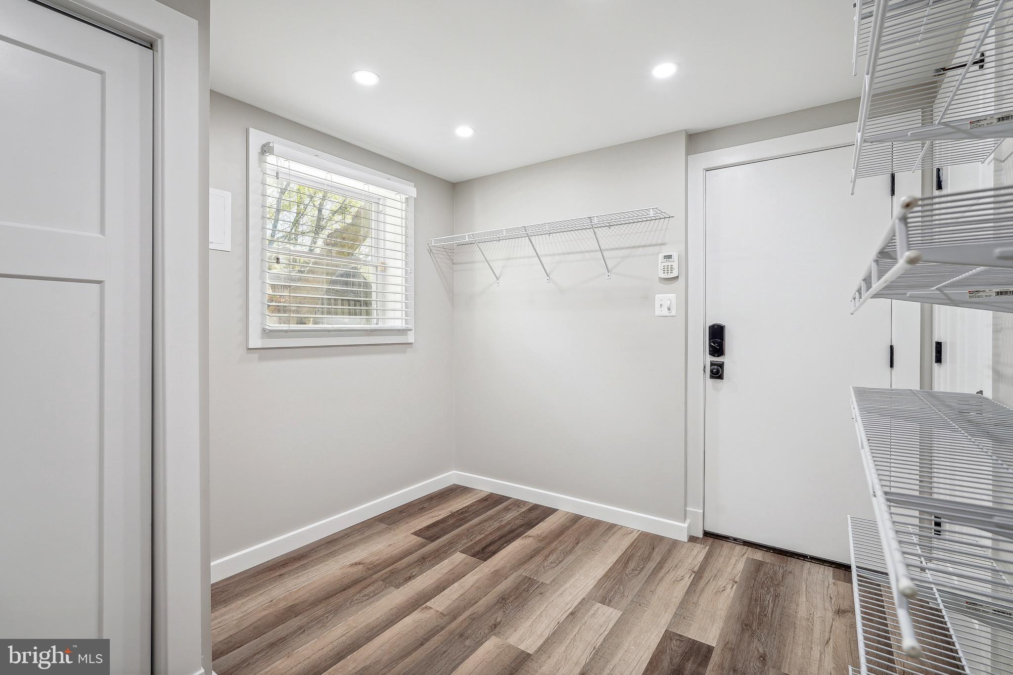 LEE CREST - Residential