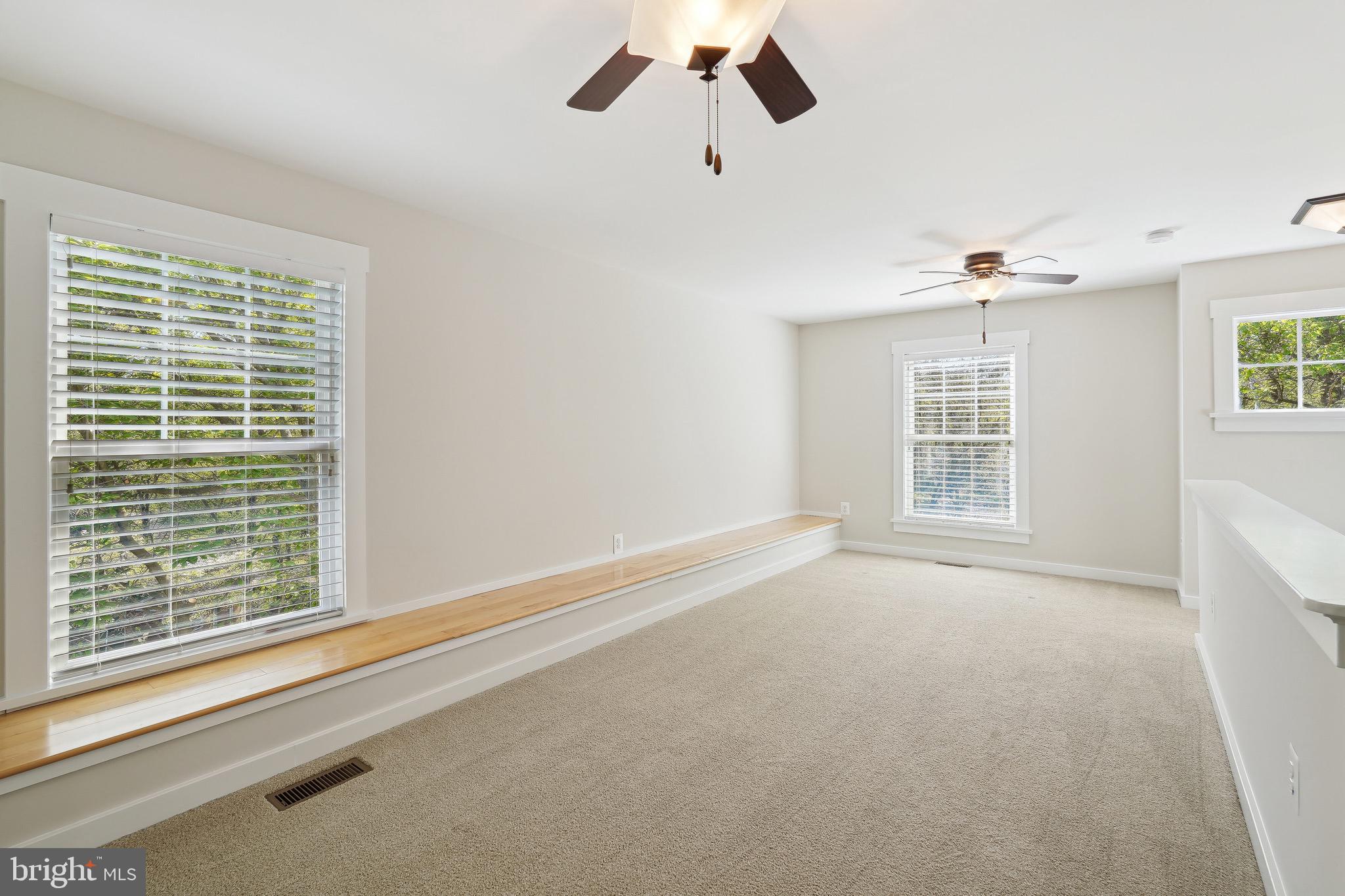 LEE CREST - Residential