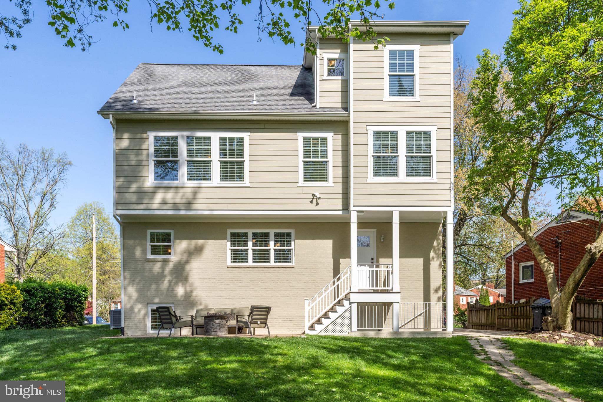 LEE CREST - Residential