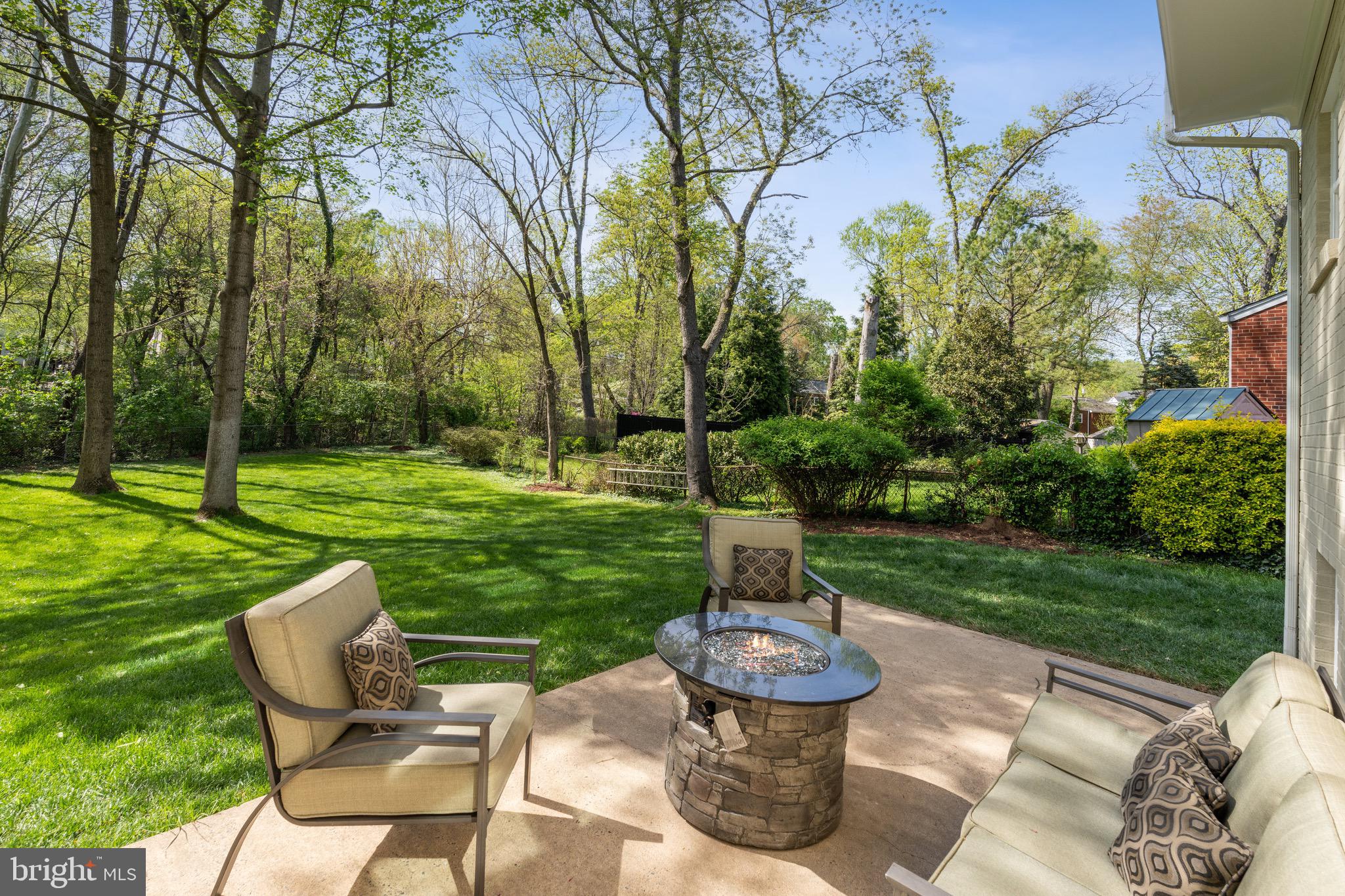 LEE CREST - Residential