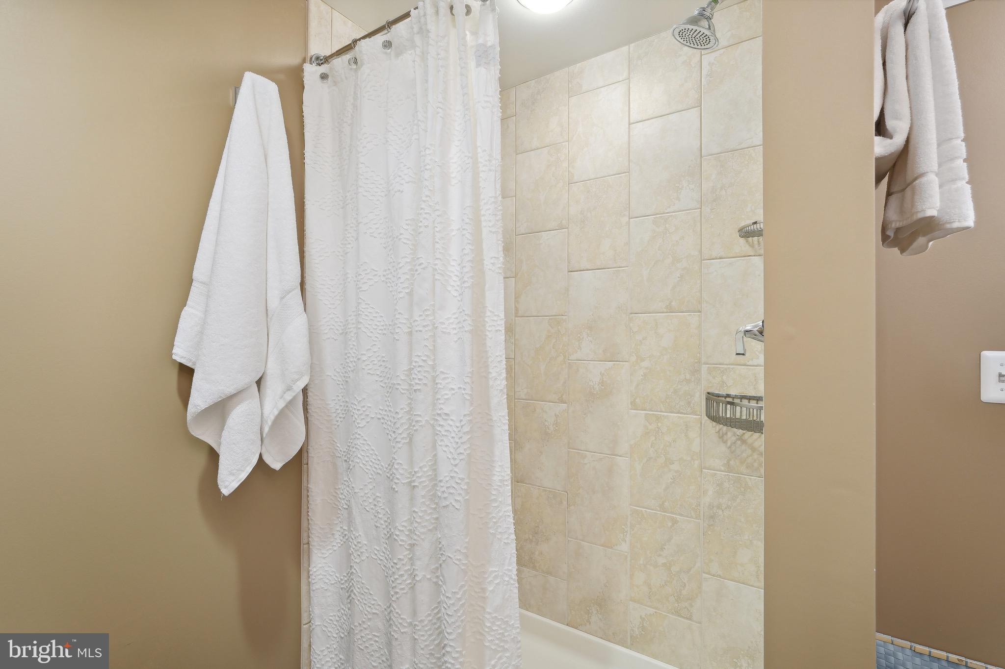 LEE CREST - Residential