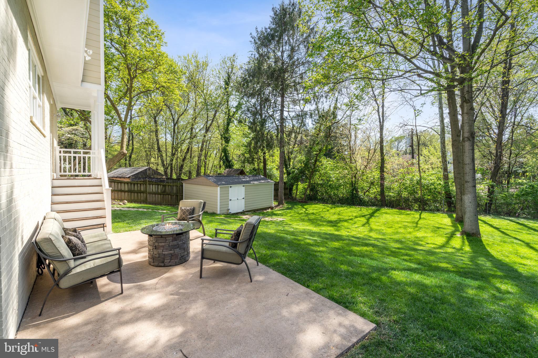 LEE CREST - Residential