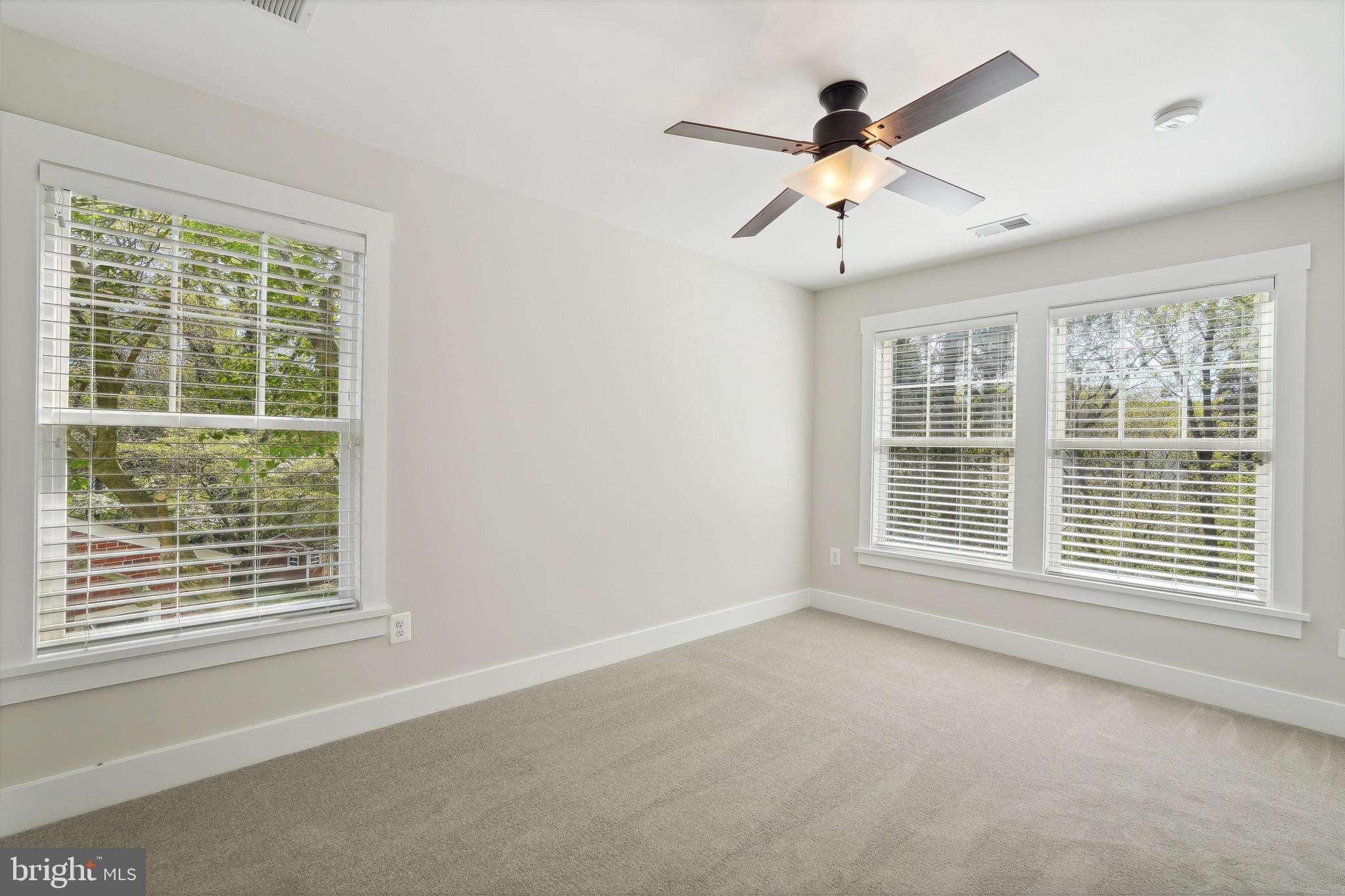 LEE CREST - Residential